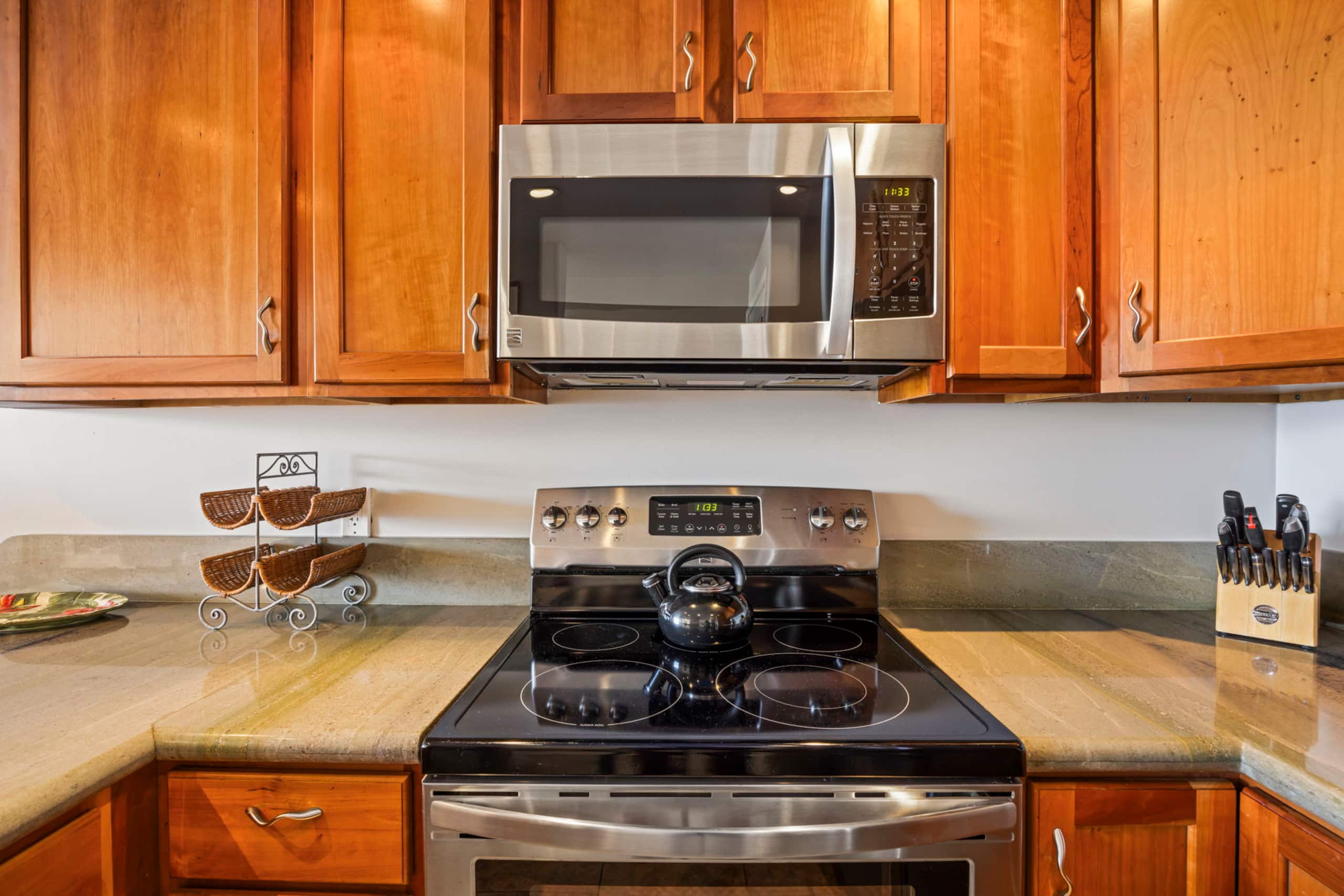 Condo in Lahaina · ★4.88 · 2 bedrooms · 3 beds · 2 baths - Image 16