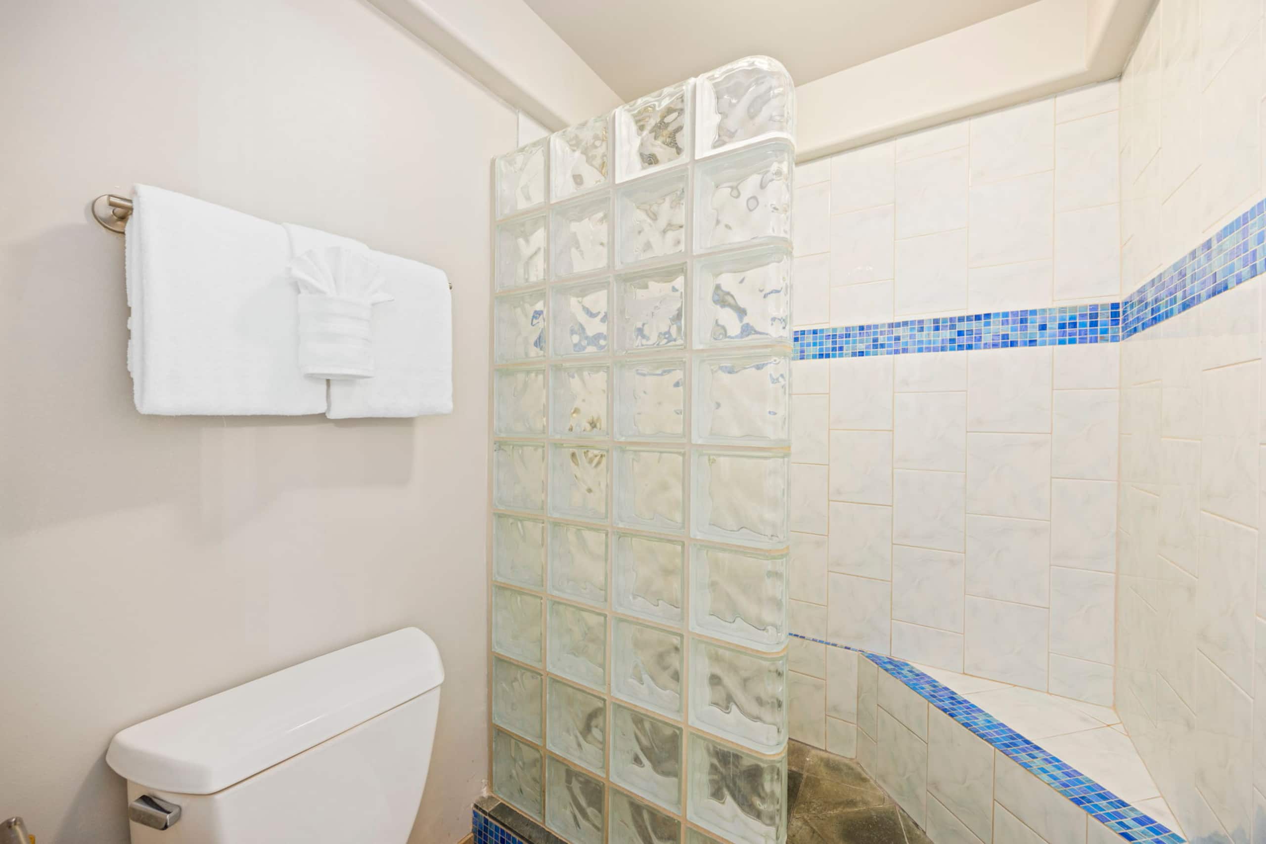 Condo in Lahaina · ★4.88 · 2 bedrooms · 3 beds · 2 baths - Image 31