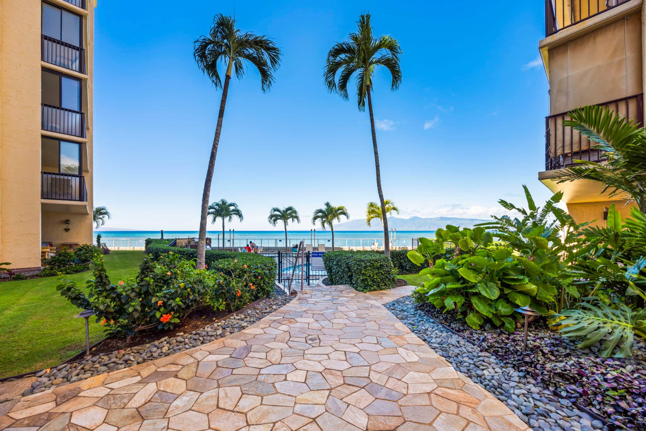 Condo in Lahaina · ★4.88 · 2 bedrooms · 3 beds · 2 baths - Image 43