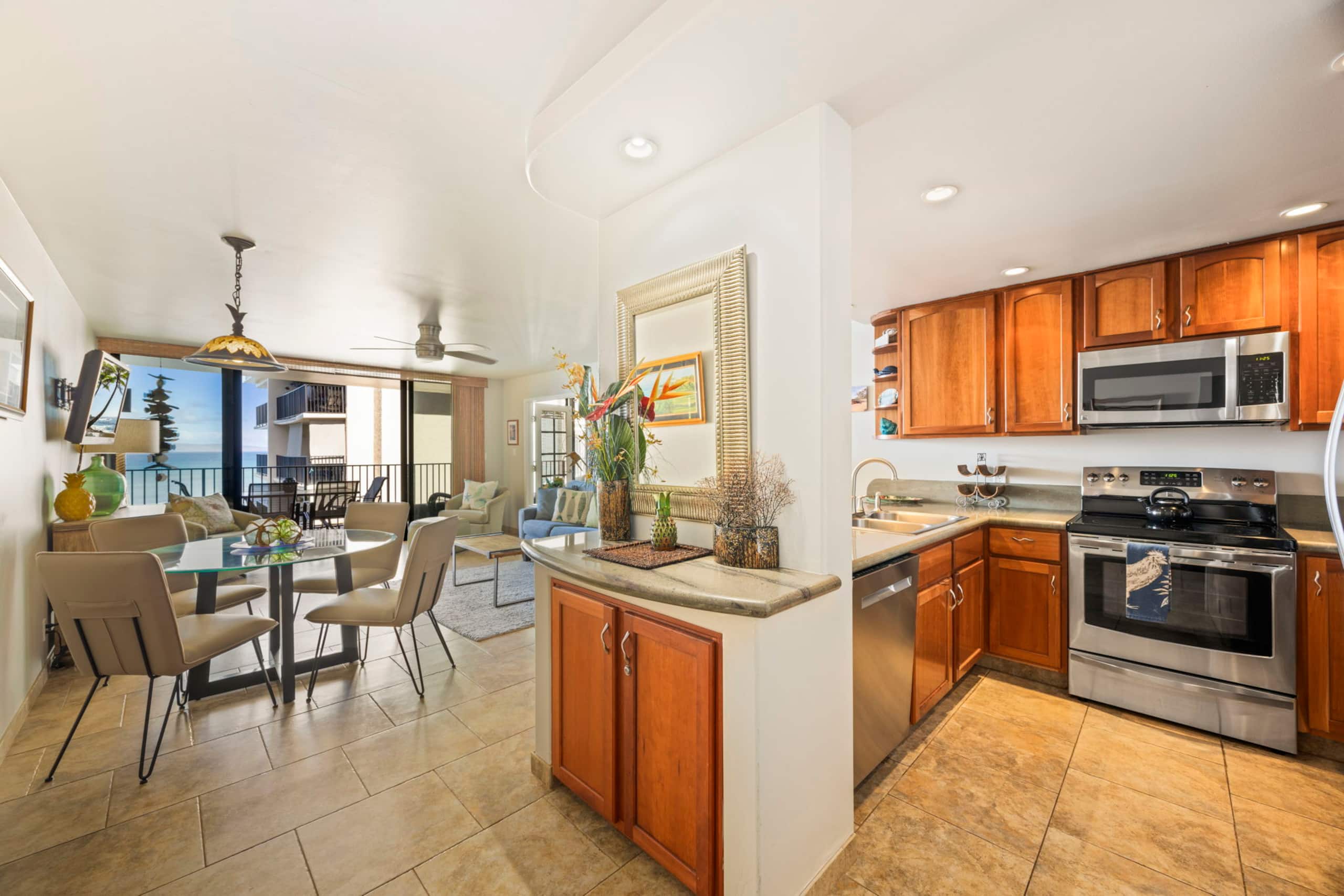 Condo in Lahaina · ★4.88 · 2 bedrooms · 3 beds · 2 baths - Image 11