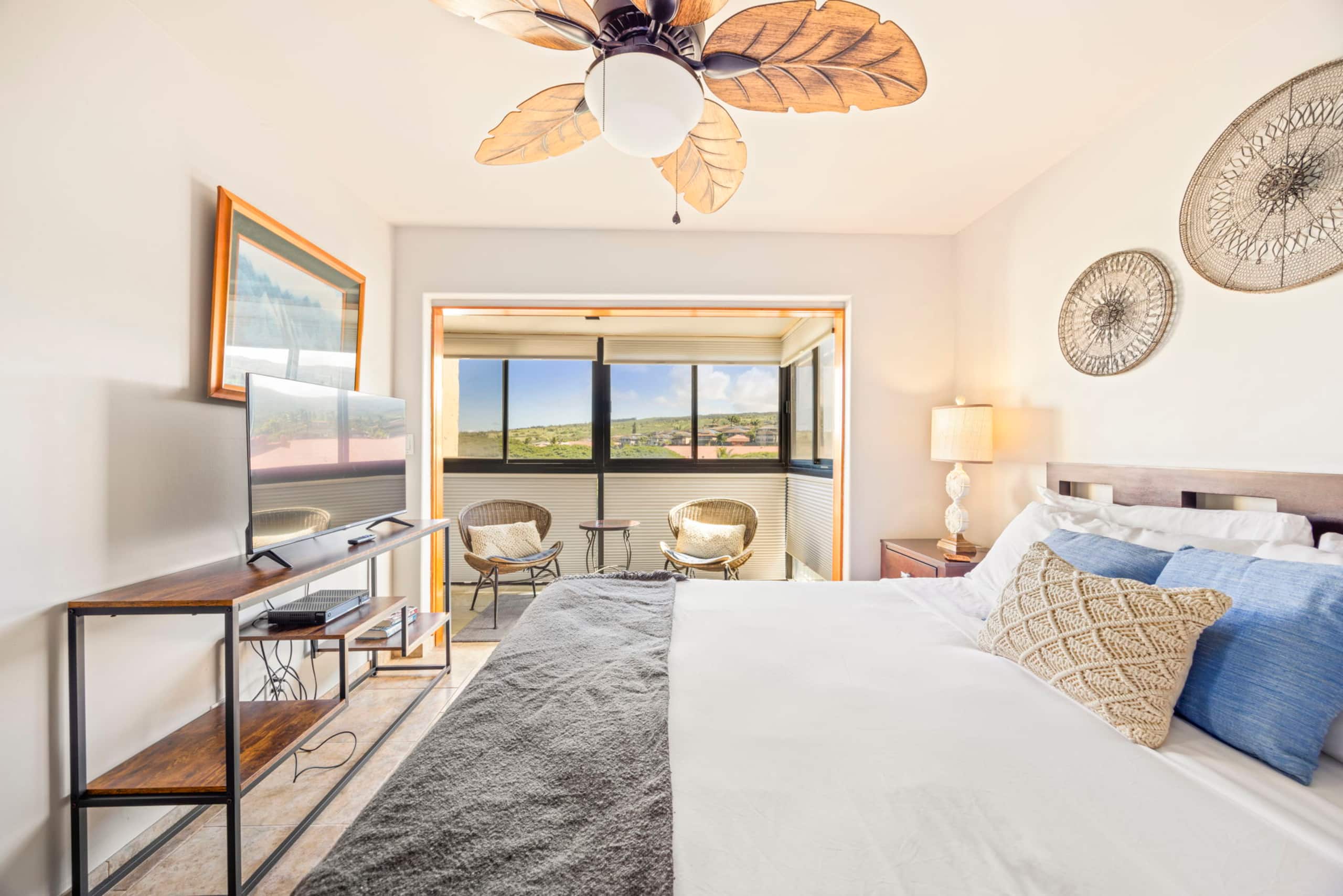 Condo in Lahaina · ★4.88 · 2 bedrooms · 3 beds · 2 baths - Image 22