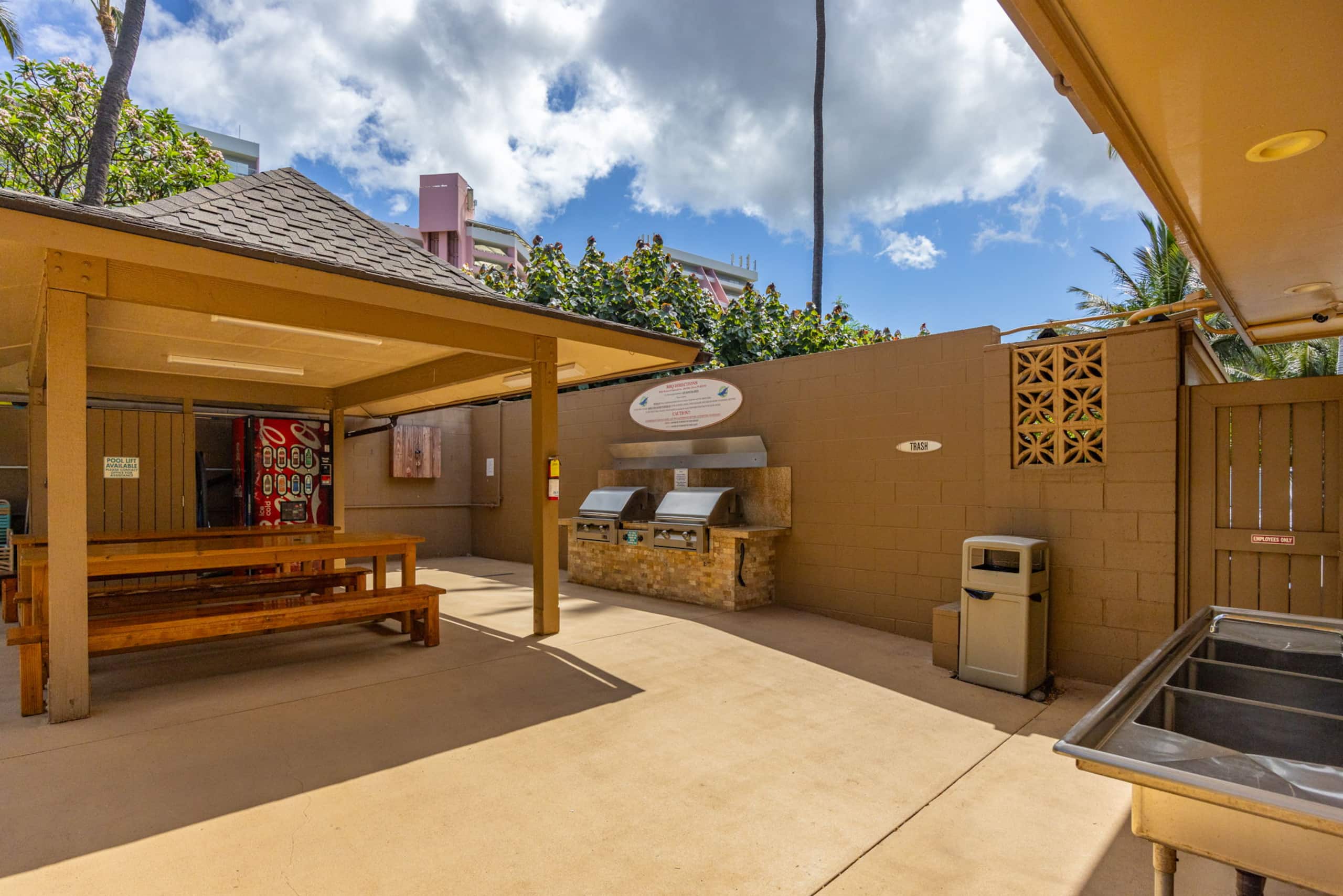 Condo in Lahaina · ★4.75 · 1 bedroom · 2 beds · 1 bath - Image 38