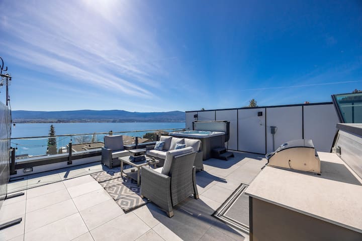 Modern Home W/ Rooftop & Hot Tub - Kelowna