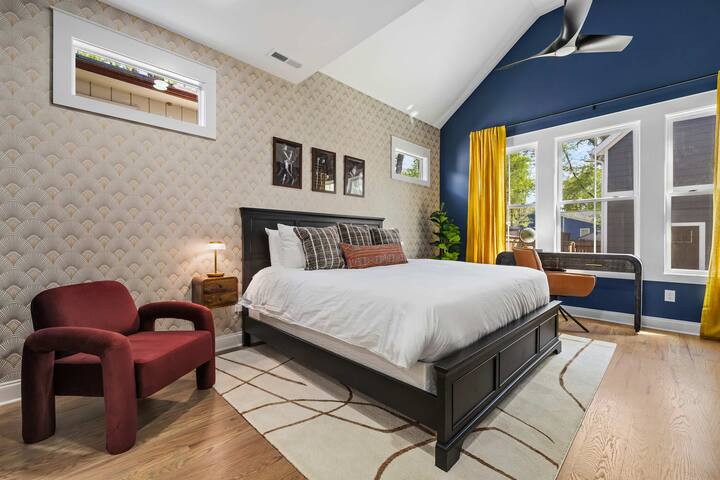 The Morrison – Karaoke, Theater, Backyard Oasis gallery image 4