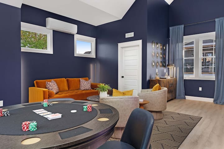 The Morrison – Karaoke, Theater, Backyard Oasis