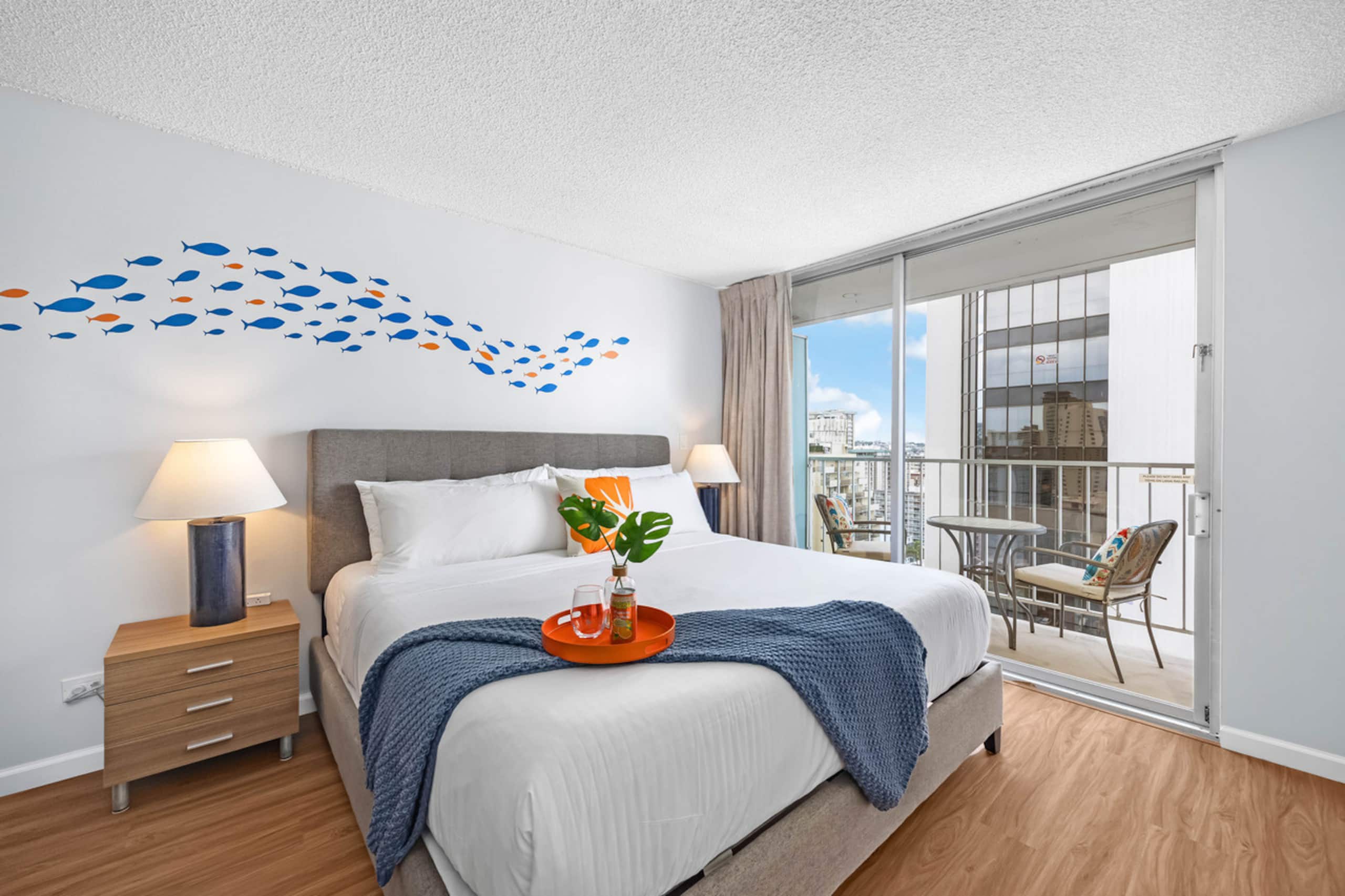 Condo in Honolulu · ★4.81 · 1 bedroom · 2 beds · 1 private bath - Image 7