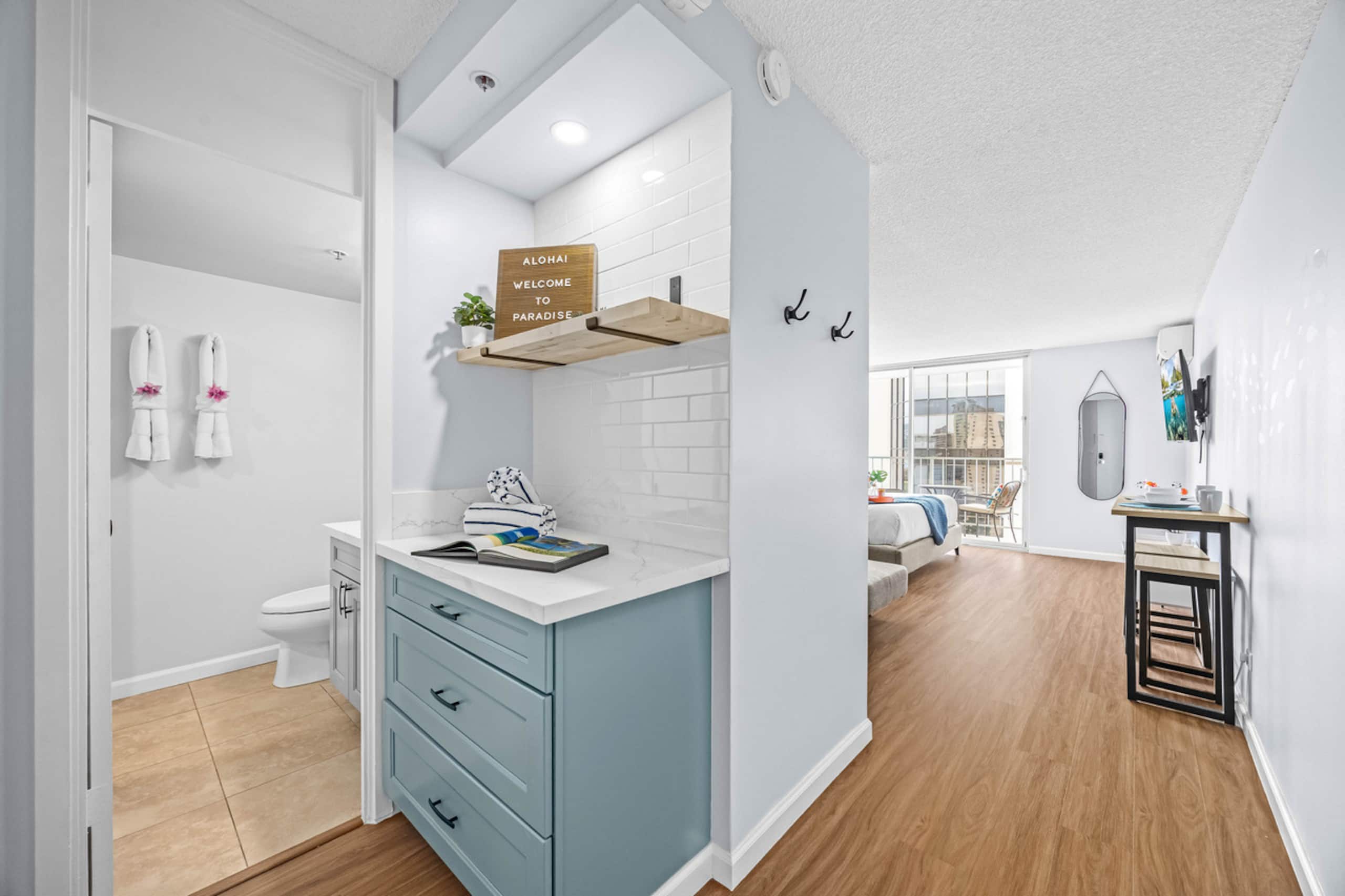 Condo in Honolulu · ★4.81 · 1 bedroom · 2 beds · 1 private bath - Image 16