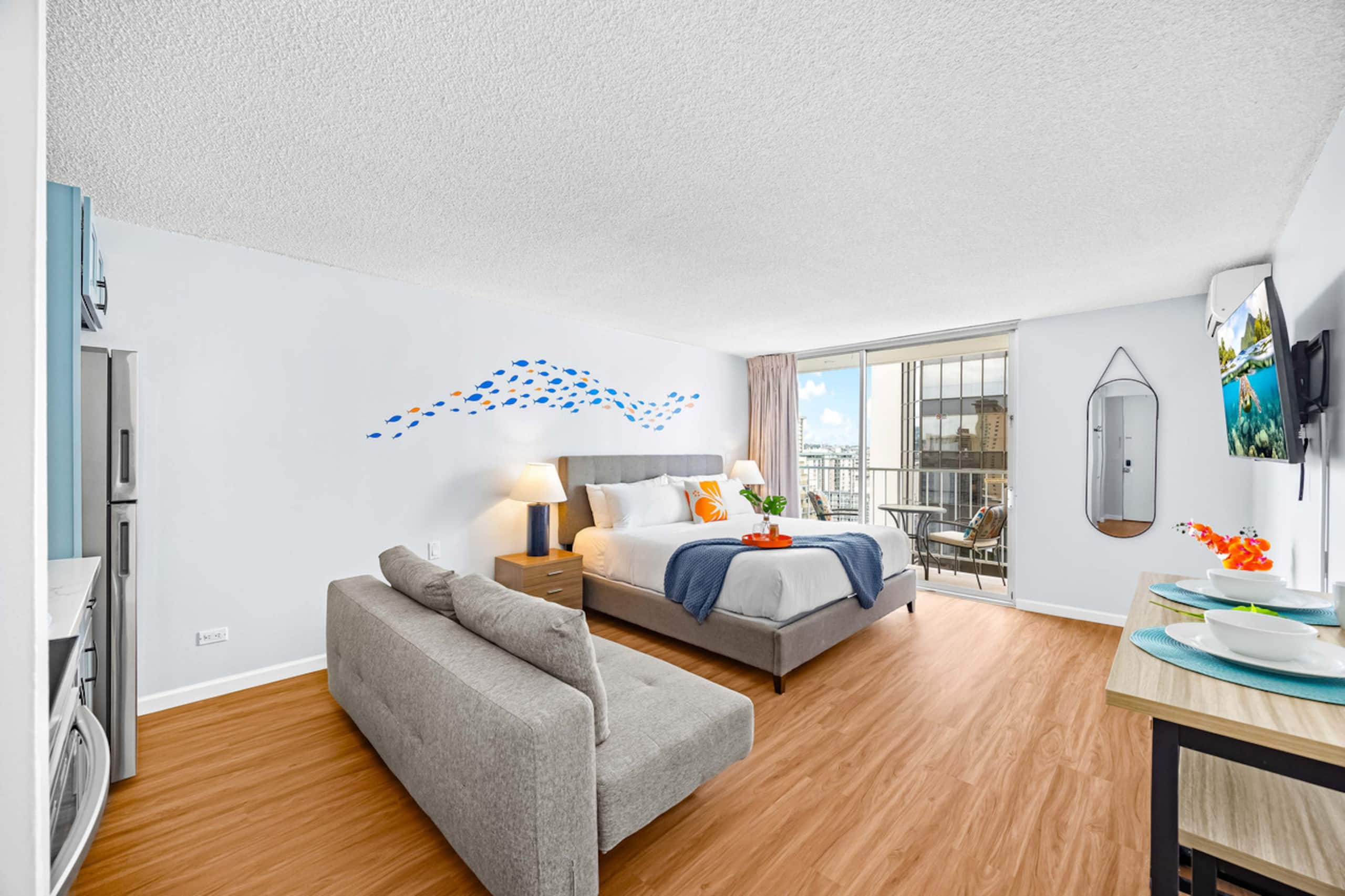 Condo in Honolulu · ★4.81 · 1 bedroom · 2 beds · 1 private bath - Image 14