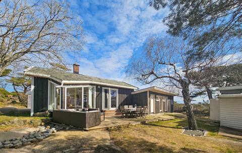 Beautiful home in Gressvik