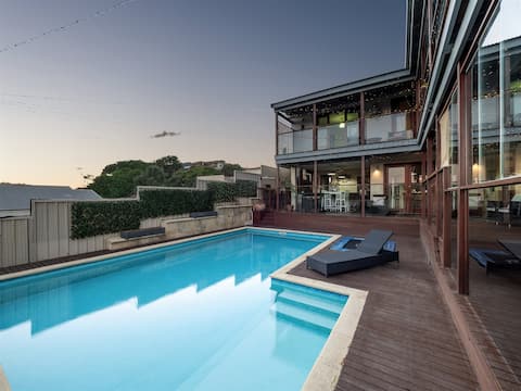 Bali at the Bay :Sunsets:Heated Pool: Beach &Town
