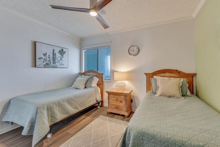 FinTastic-large-025-010-Bedroom 2-1500x1000-72dpi