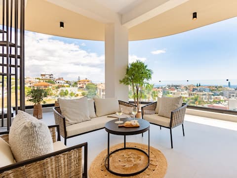 Sanders Eduardovich - Prime 3-Bdr Penthouse