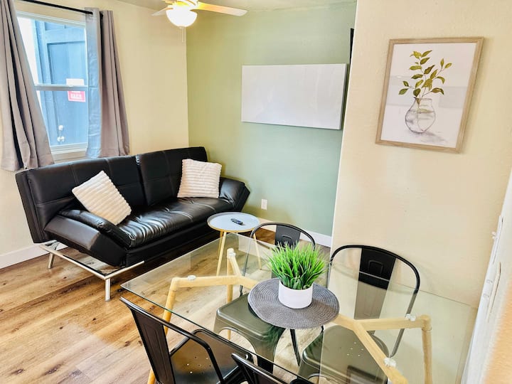 Welcoming Cozy Haven/sleeps 6 - Reno, NV