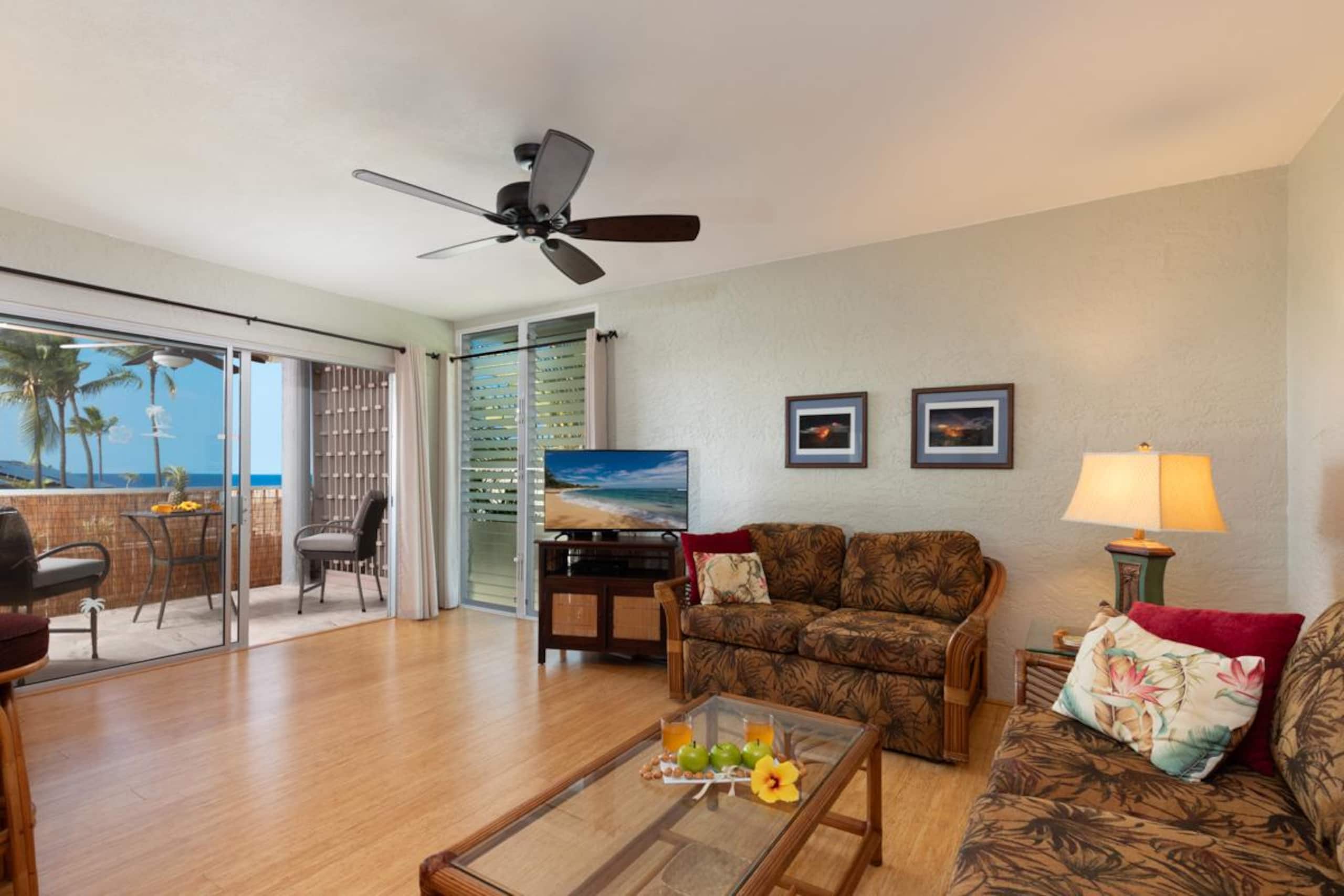 Condo in Kailua-Kona · ★4.83 · 1 bedroom · 2 beds · 1 private bath - Image 3