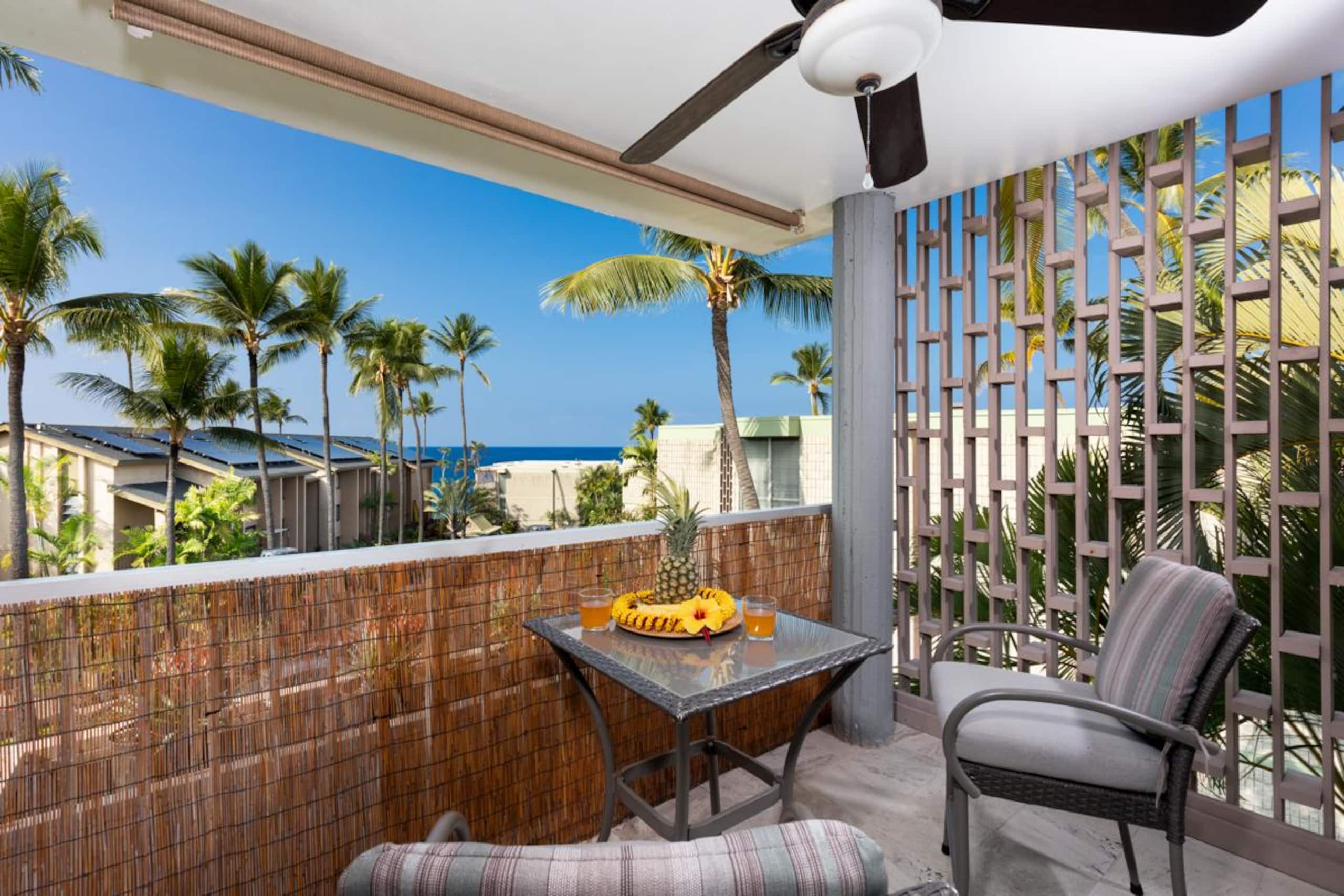Condo in Kailua-Kona · ★4.83 · 1 bedroom · 2 beds · 1 private bath - Image 4