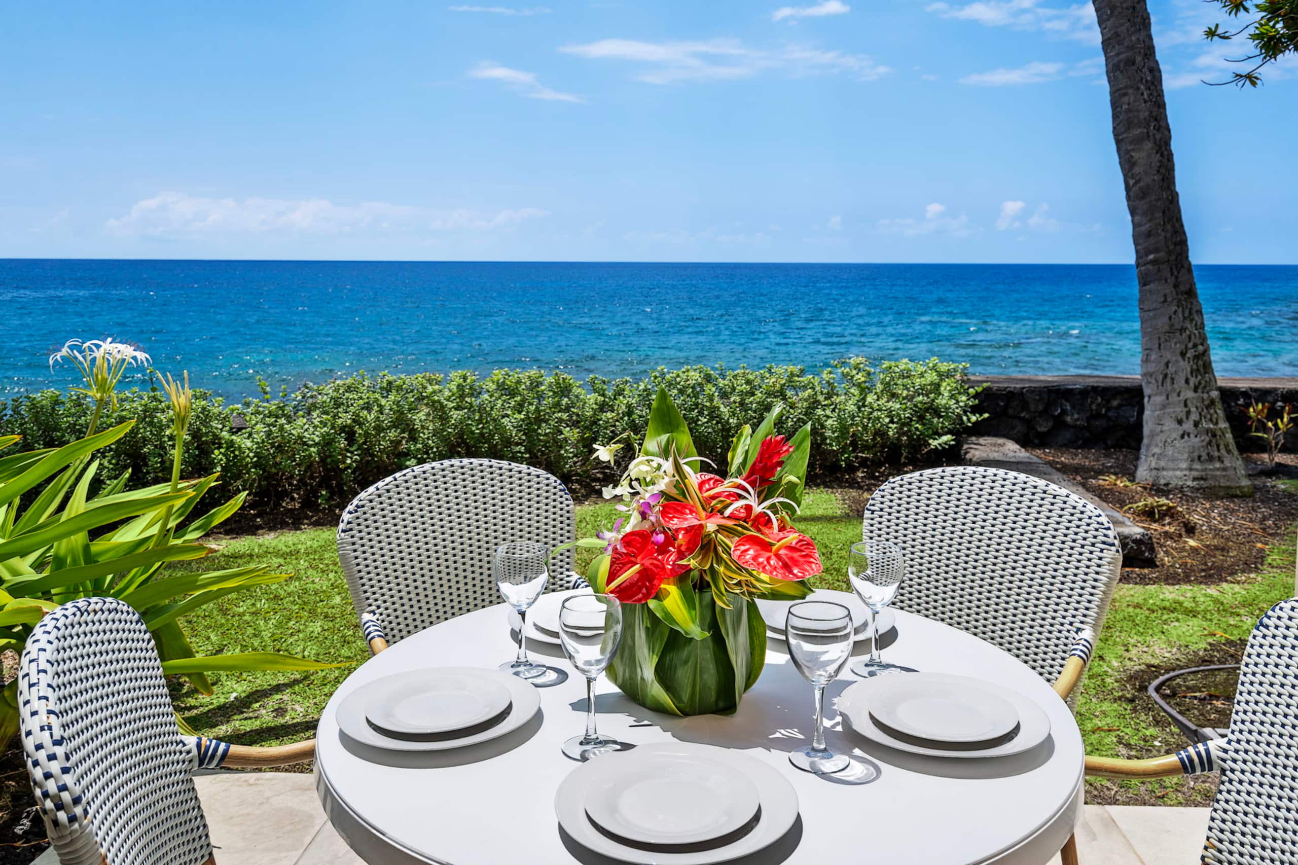 Condo in Kailua-Kona · ★4.8 · 2 bedrooms · 4 beds · 2 baths - Image 1