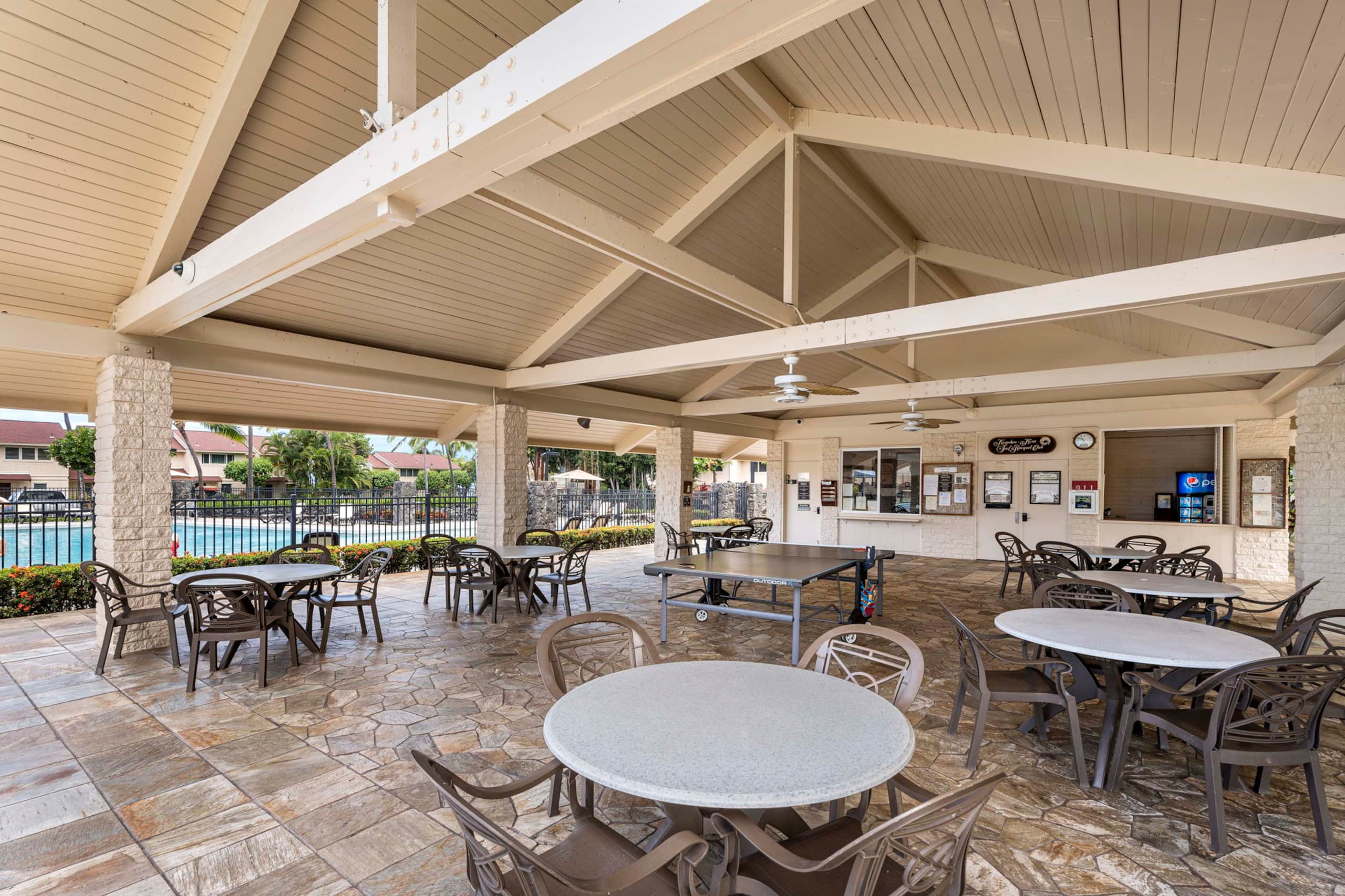 Condo in Kailua-Kona · ★4.8 · 2 bedrooms · 4 beds · 2 baths - Image 33