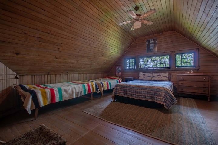 חדר ירוק - מיטת קווין סייז אחת