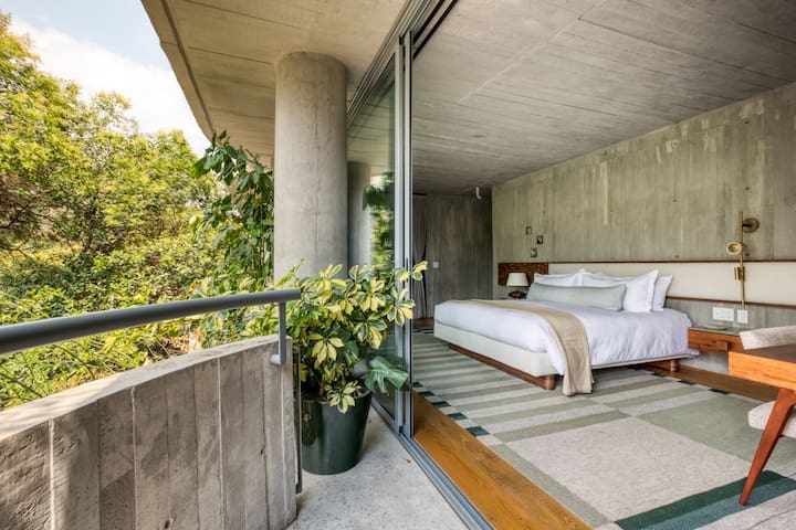 2BR Perfect Location Designer’s Luxury gallery image 5