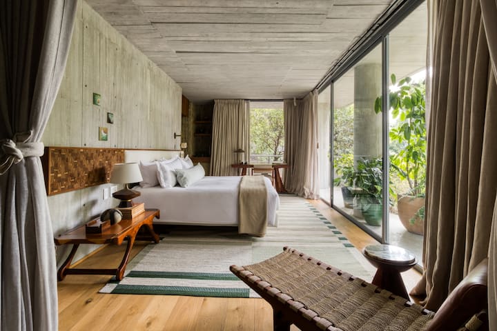 2BR Perfect Location Designer’s Luxury