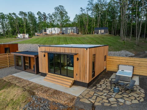 Home 11 in the sky. Sunset, Hot Tub, and Fire Pit