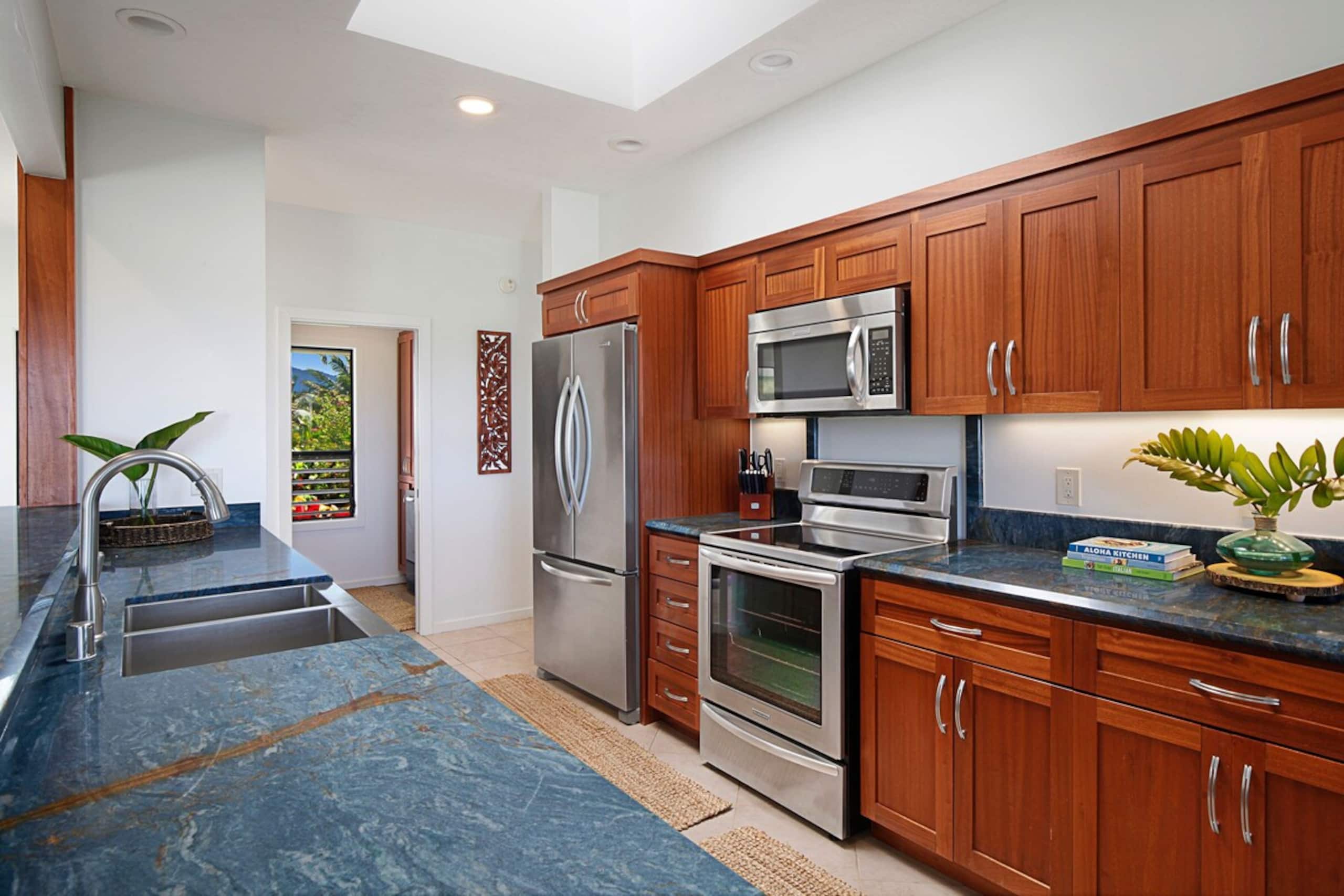 Home in Koloa · ★5.0 · 3 bedrooms · 3 beds · 3.5 baths - Image 10