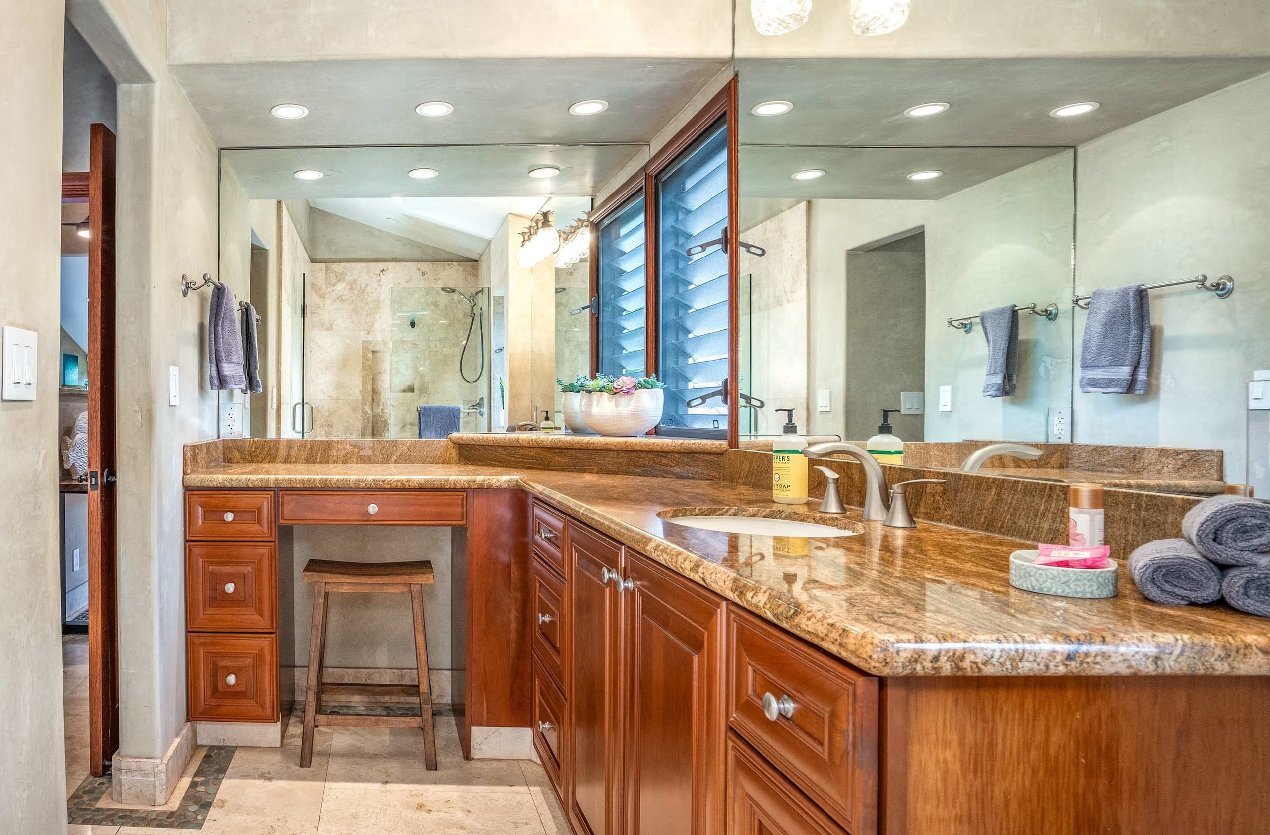 Condo in Kihei · ★5.0 · 2 bedrooms · 3 beds · 2 baths - Image 24
