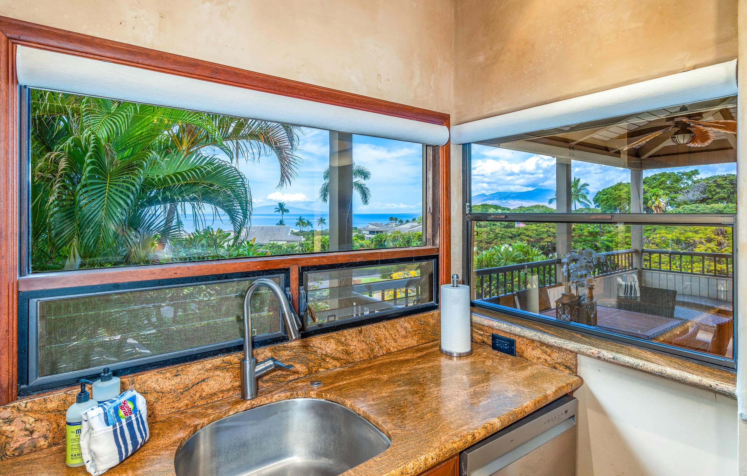 Condo in Kihei · ★5.0 · 2 bedrooms · 3 beds · 2 baths - Image 12