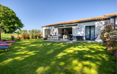 Beautiful home in Semussac with WiFi