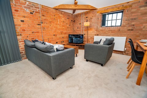 Spacious 2 Bedroom Apartment in Central Newark