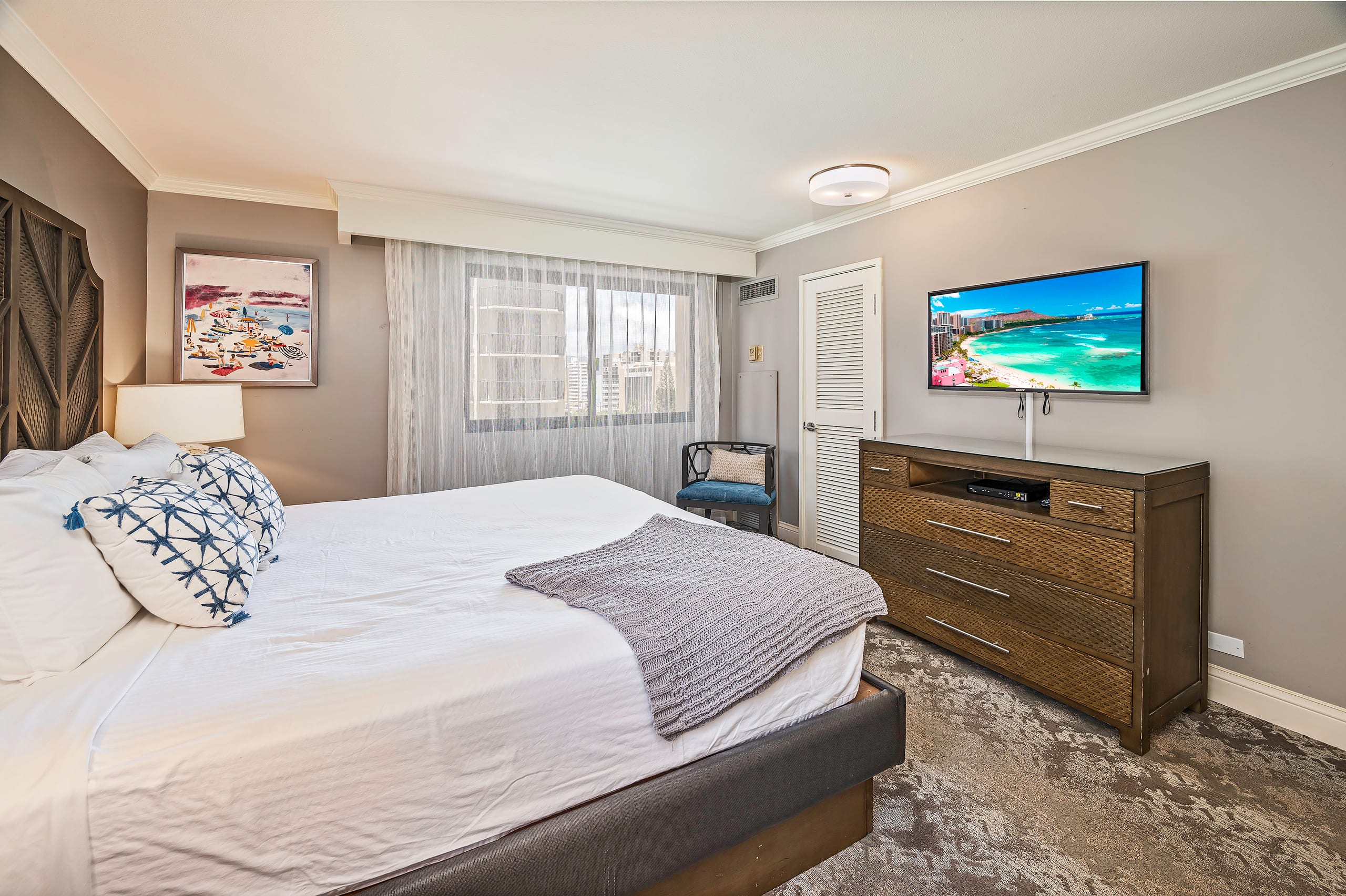 Condo in Honolulu · ★4.9 · 2 bedrooms · 4 beds · 2 private baths - Image 10