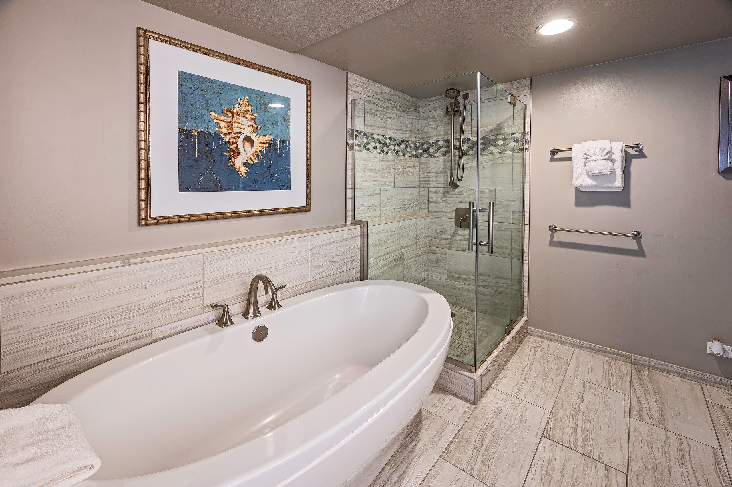 Condo in Honolulu · ★4.9 · 2 bedrooms · 4 beds · 2 private baths - Image 15