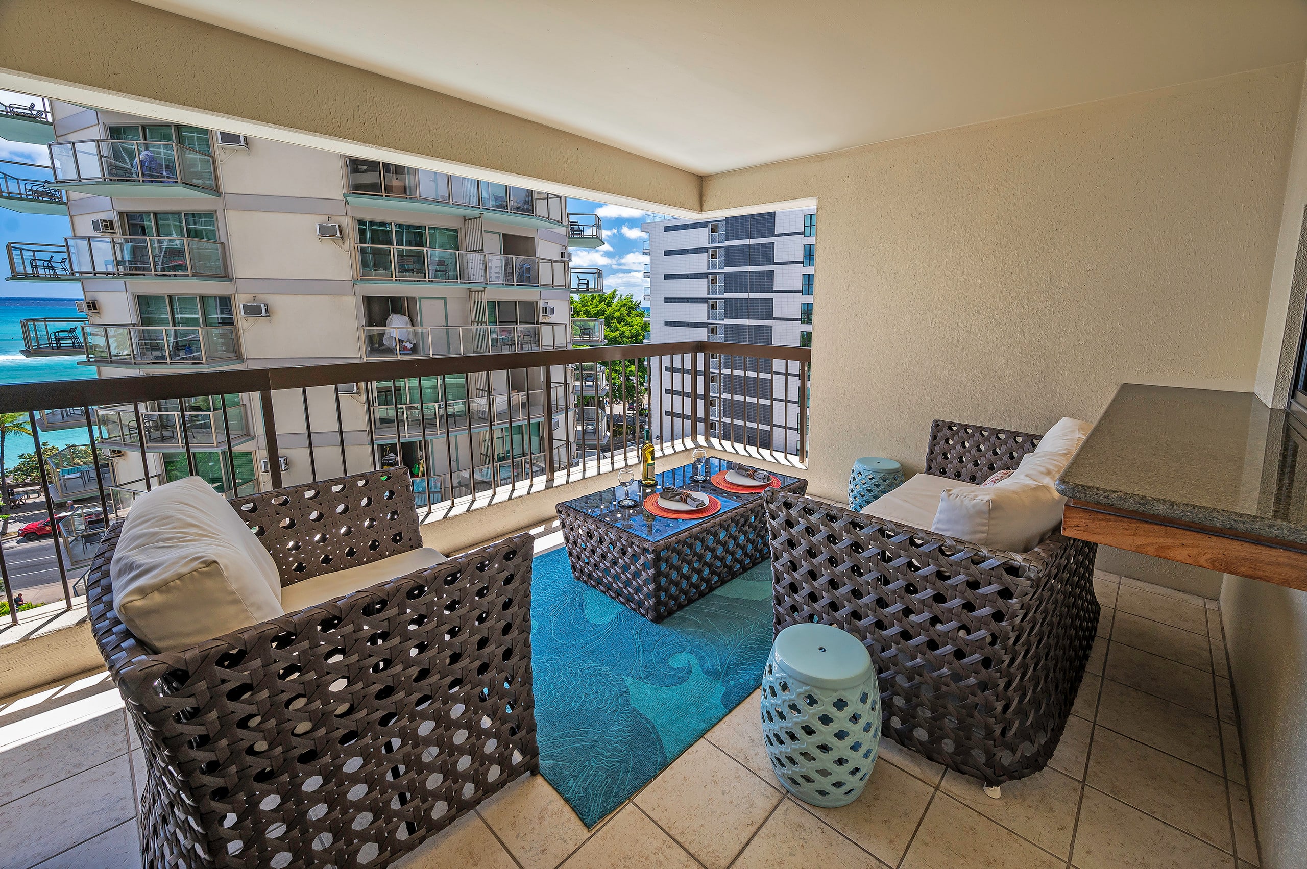 Condo in Honolulu · ★4.9 · 2 bedrooms · 4 beds · 2 private baths - Image 17