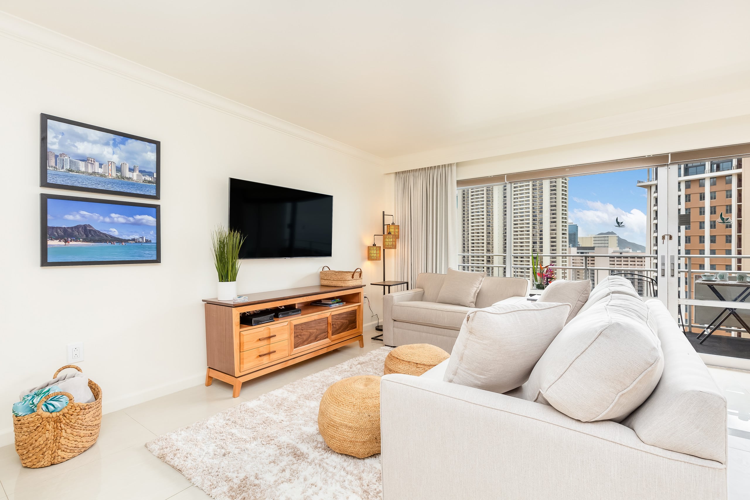 Condo in Honolulu · ★4.94 · 1 bedroom · 2 beds · 1 bath - Image 4
