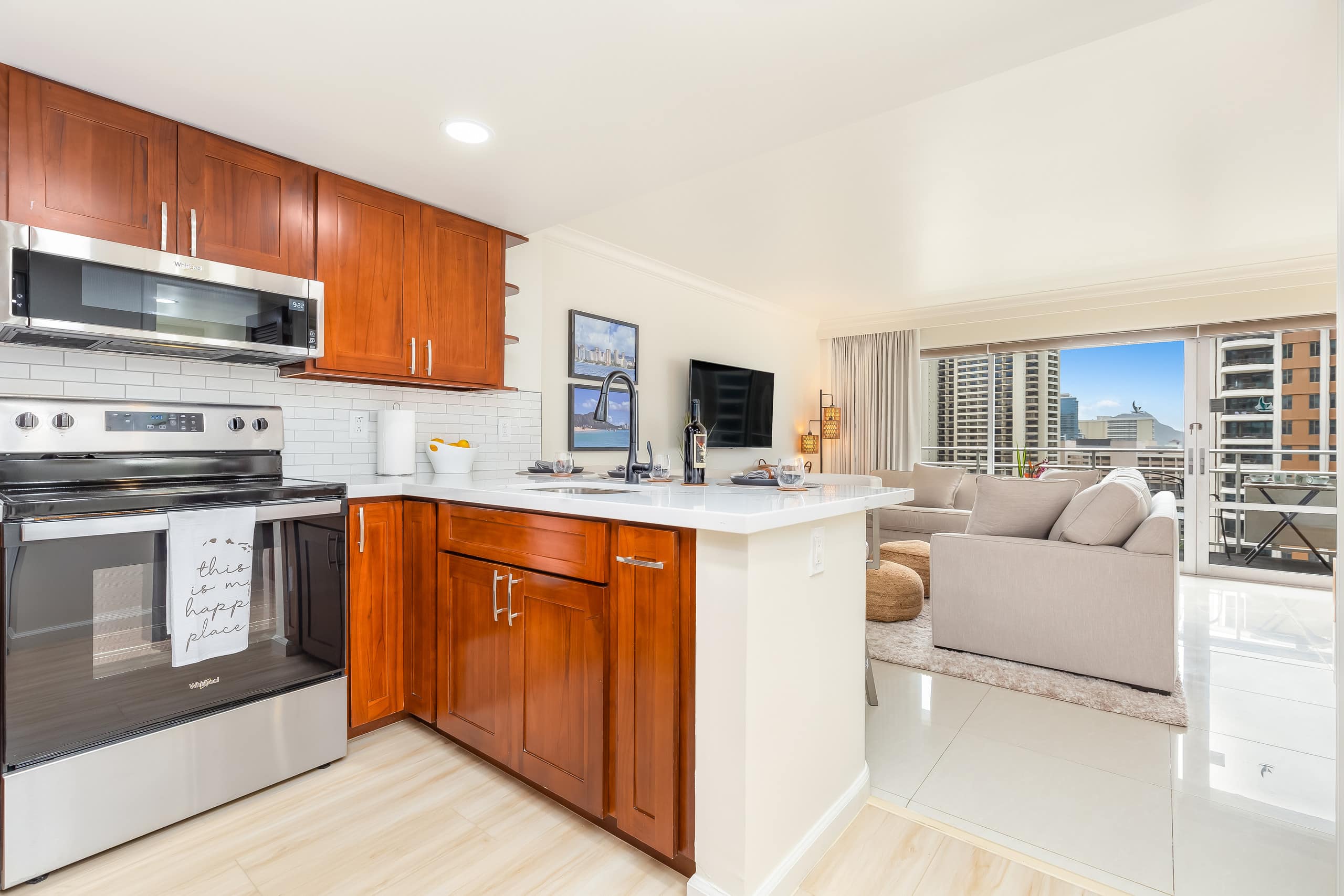 Condo in Honolulu · ★4.94 · 1 bedroom · 2 beds · 1 bath - Image 9