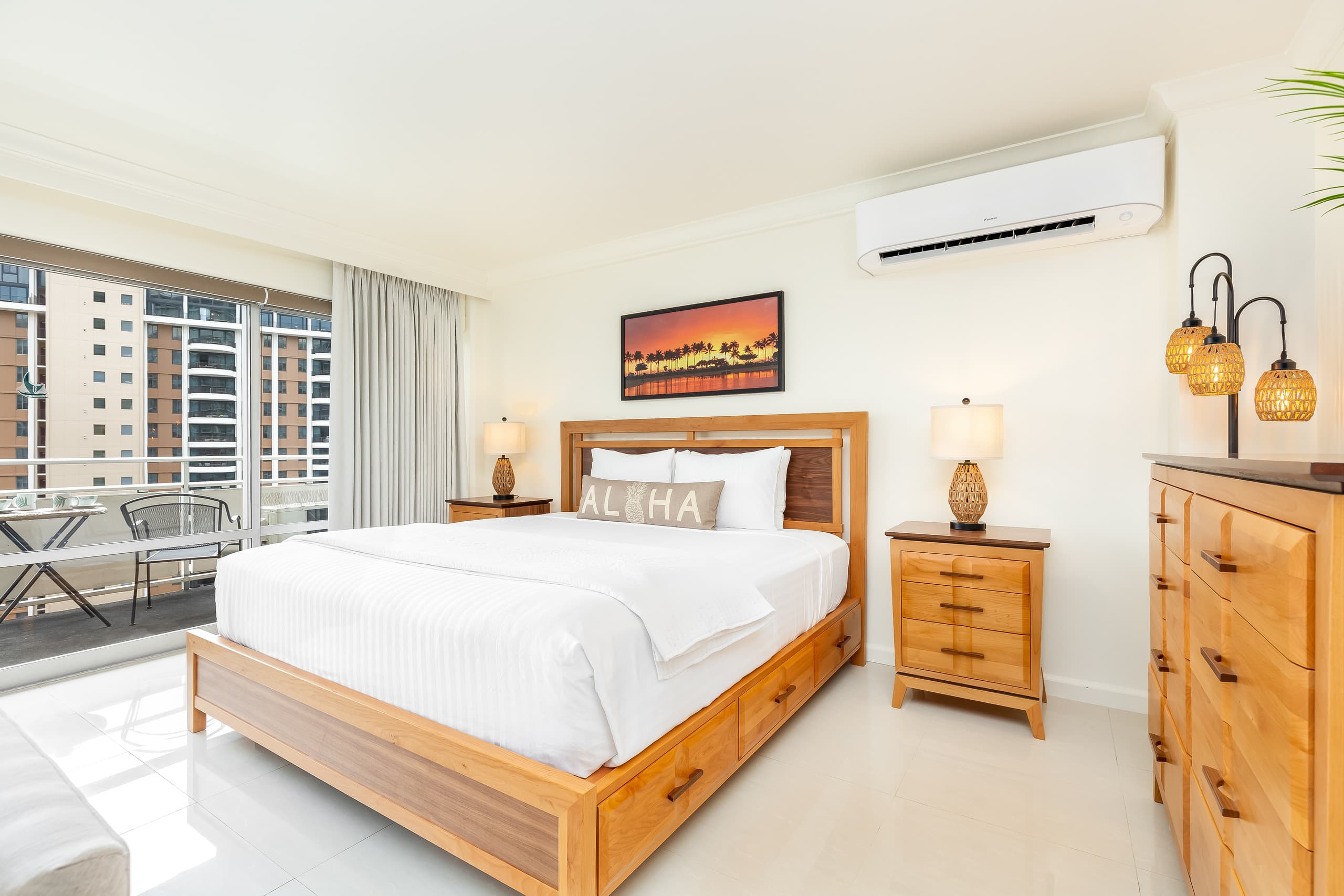 Condo in Honolulu · ★4.94 · 1 bedroom · 2 beds · 1 bath - Image 13
