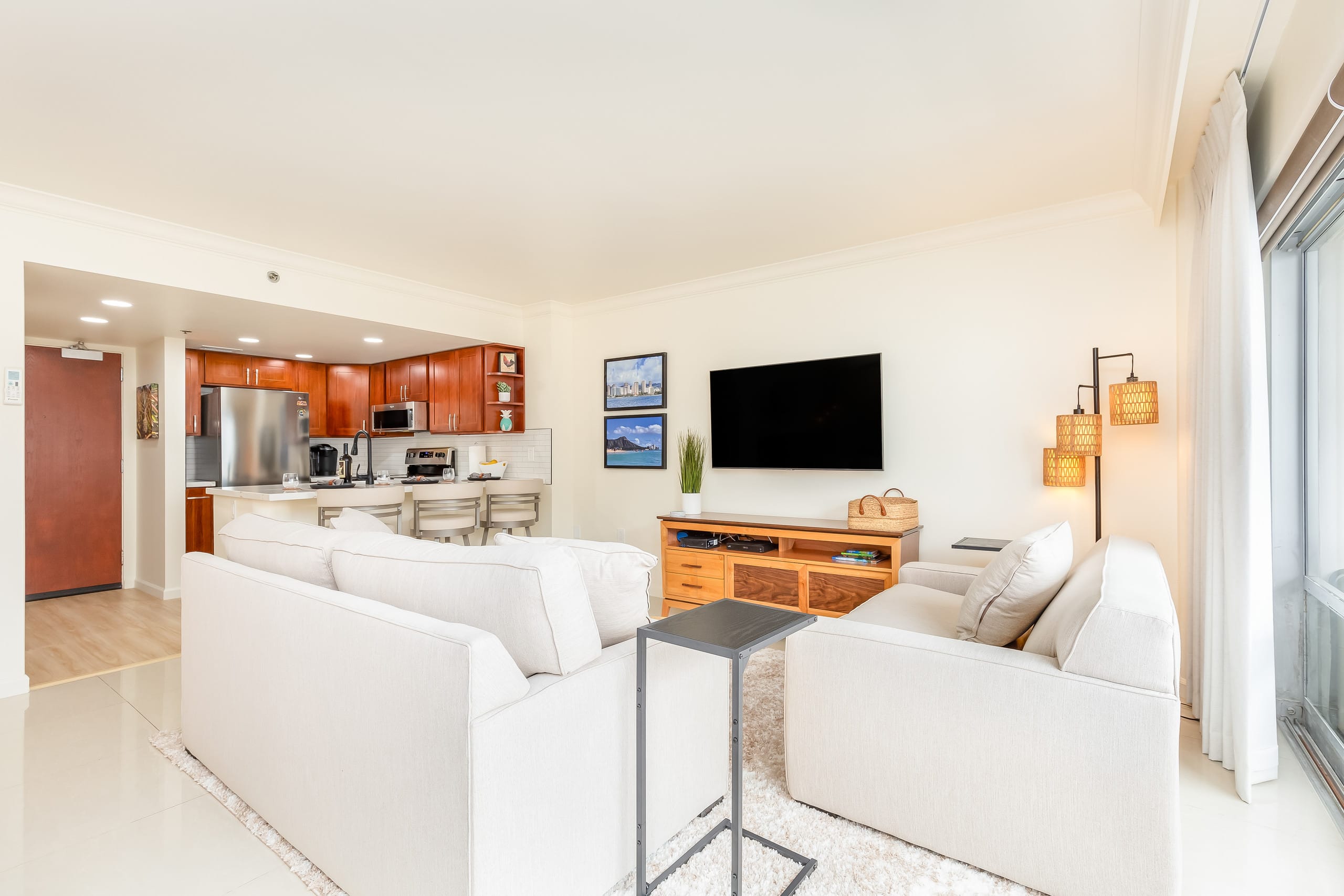 Condo in Honolulu · ★4.94 · 1 bedroom · 2 beds · 1 bath - Image 5