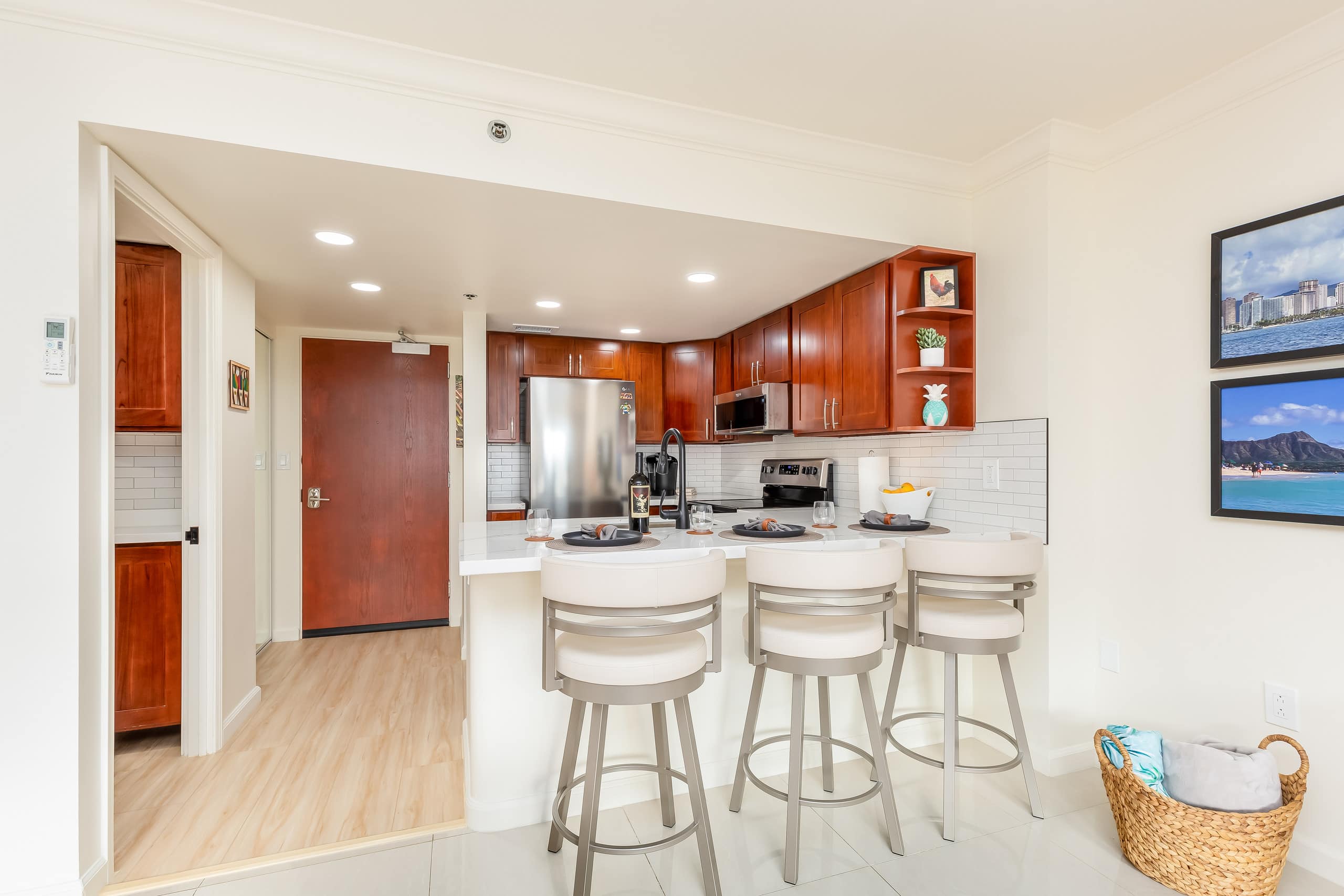 Condo in Honolulu · ★4.94 · 1 bedroom · 2 beds · 1 bath - Image 8