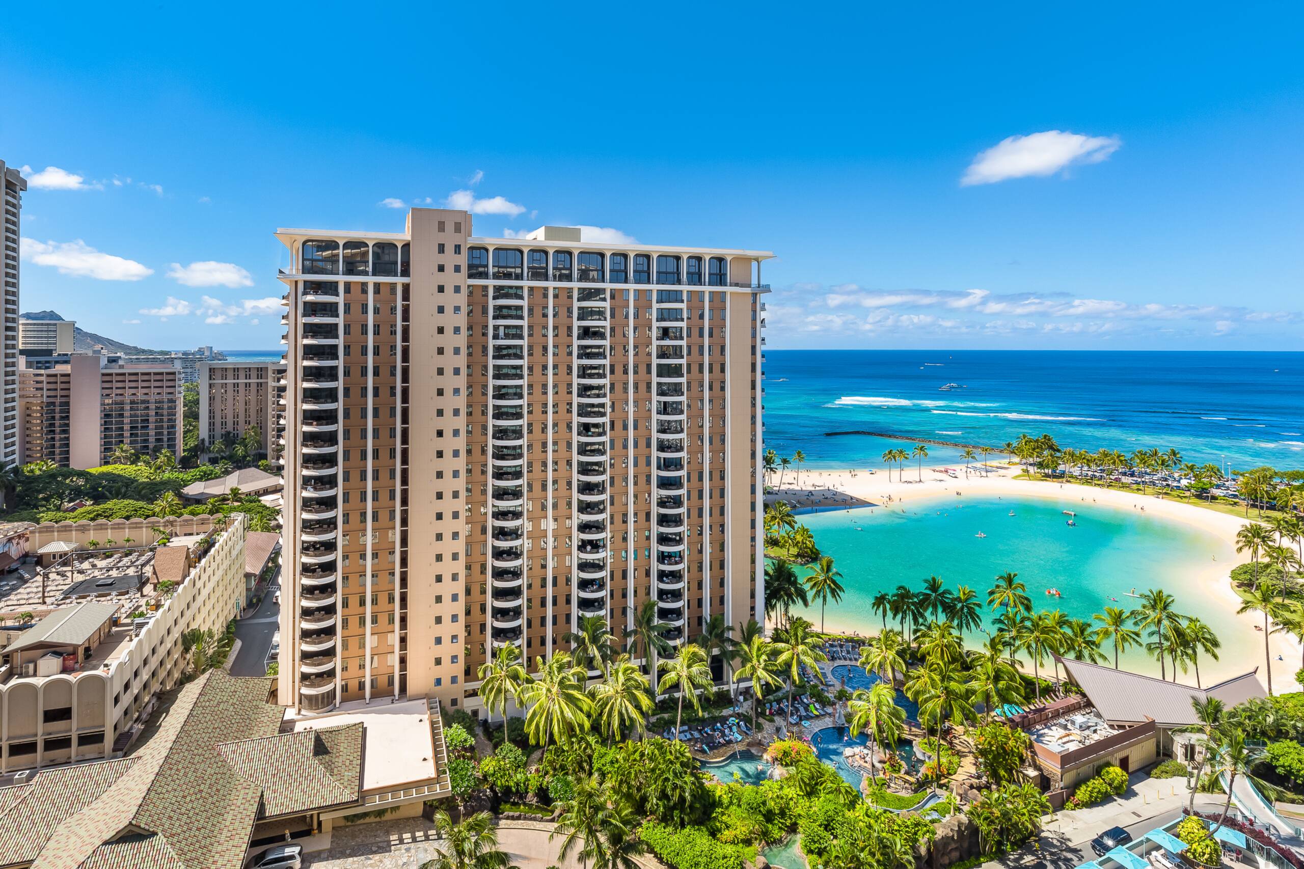 Condo in Honolulu · ★4.94 · 1 bedroom · 2 beds · 1 bath - Image 19