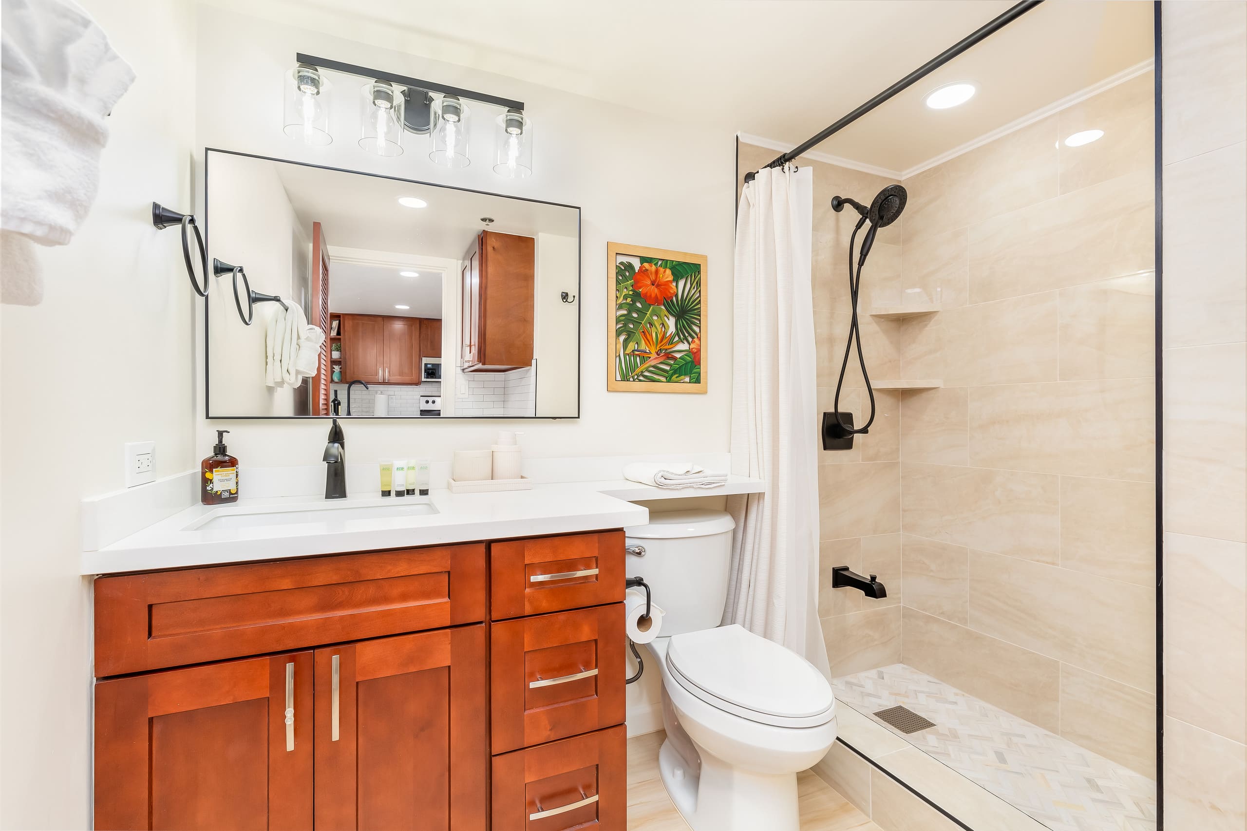 Condo in Honolulu · ★4.94 · 1 bedroom · 2 beds · 1 bath - Image 15