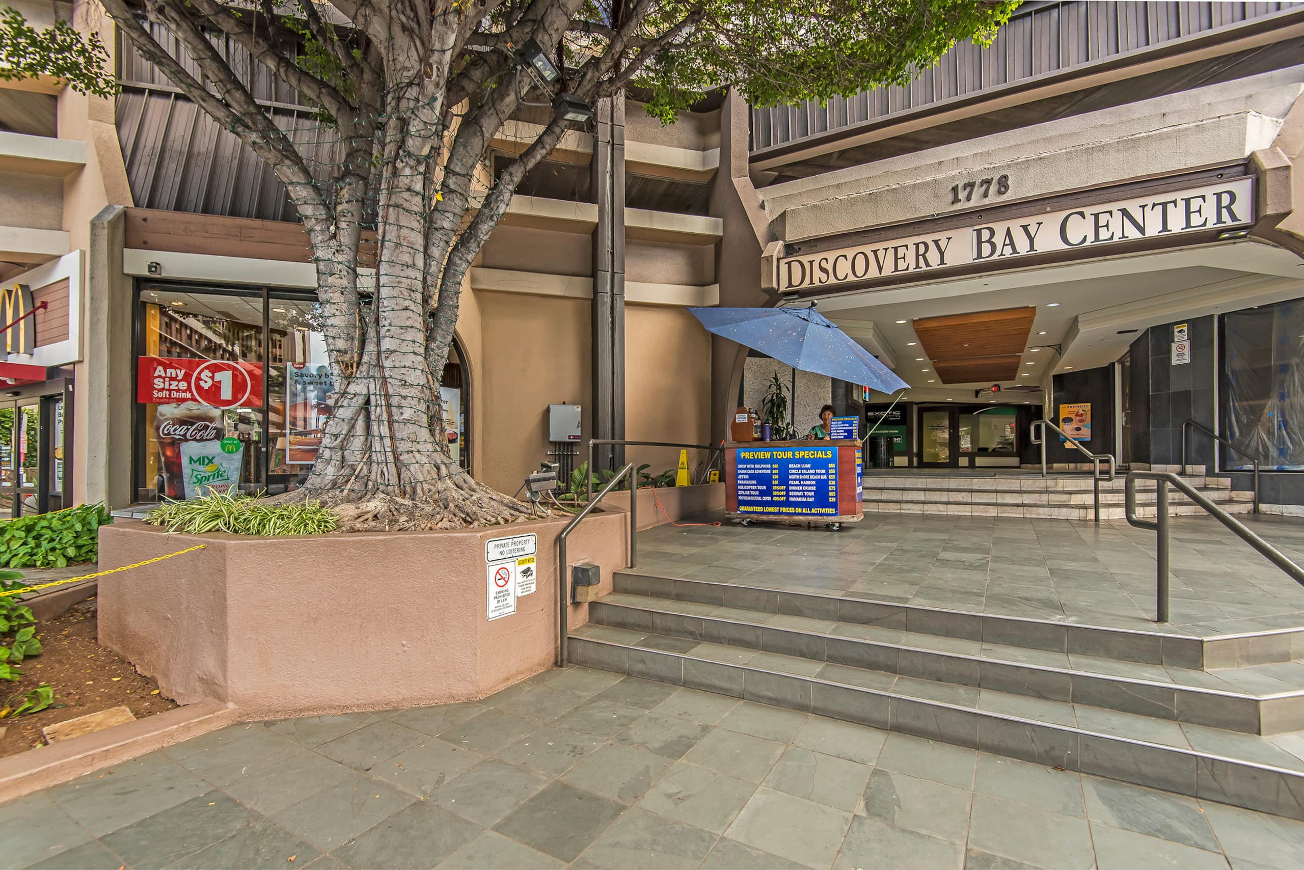Condo in Honolulu · ★4.94 · 1 bedroom · 2 beds · 1 bath - Image 27