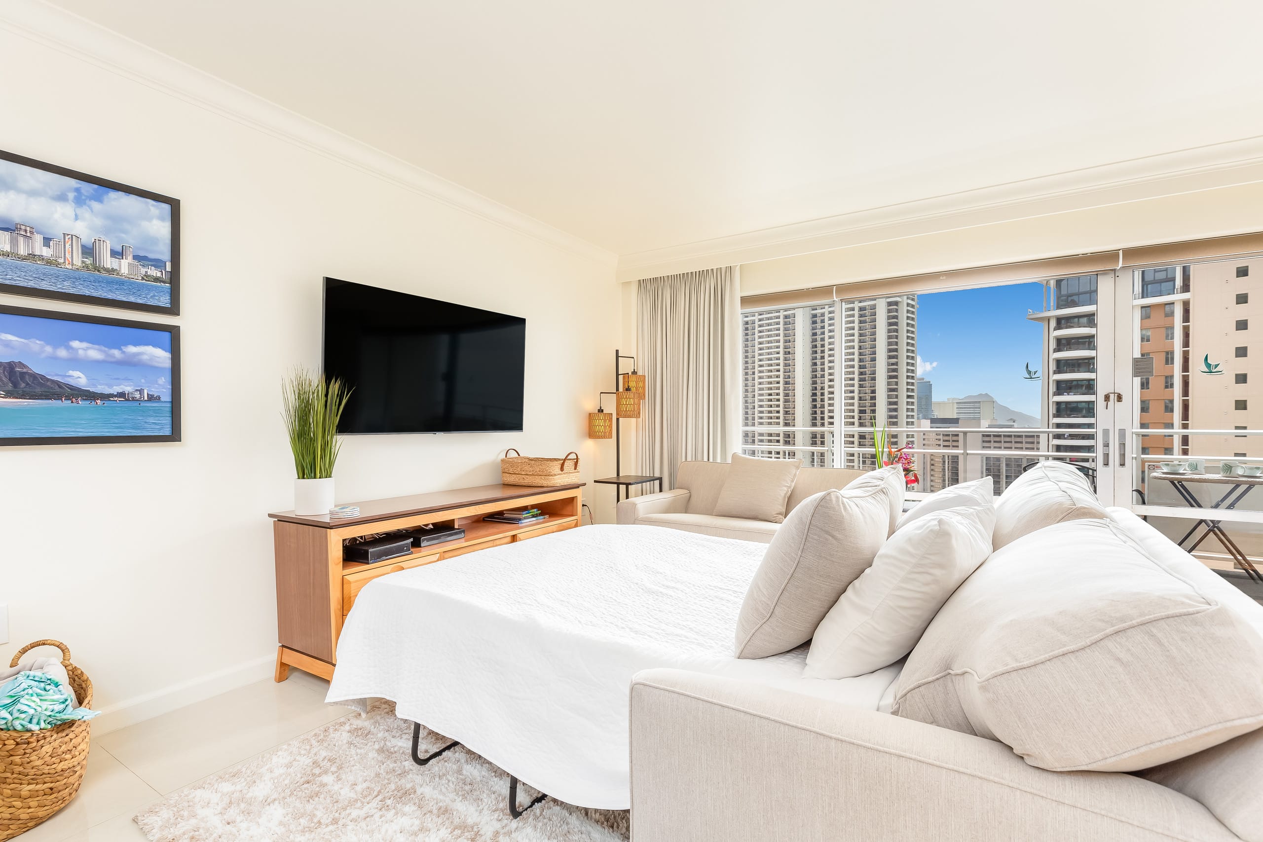 Condo in Honolulu · ★4.94 · 1 bedroom · 2 beds · 1 bath - Image 6