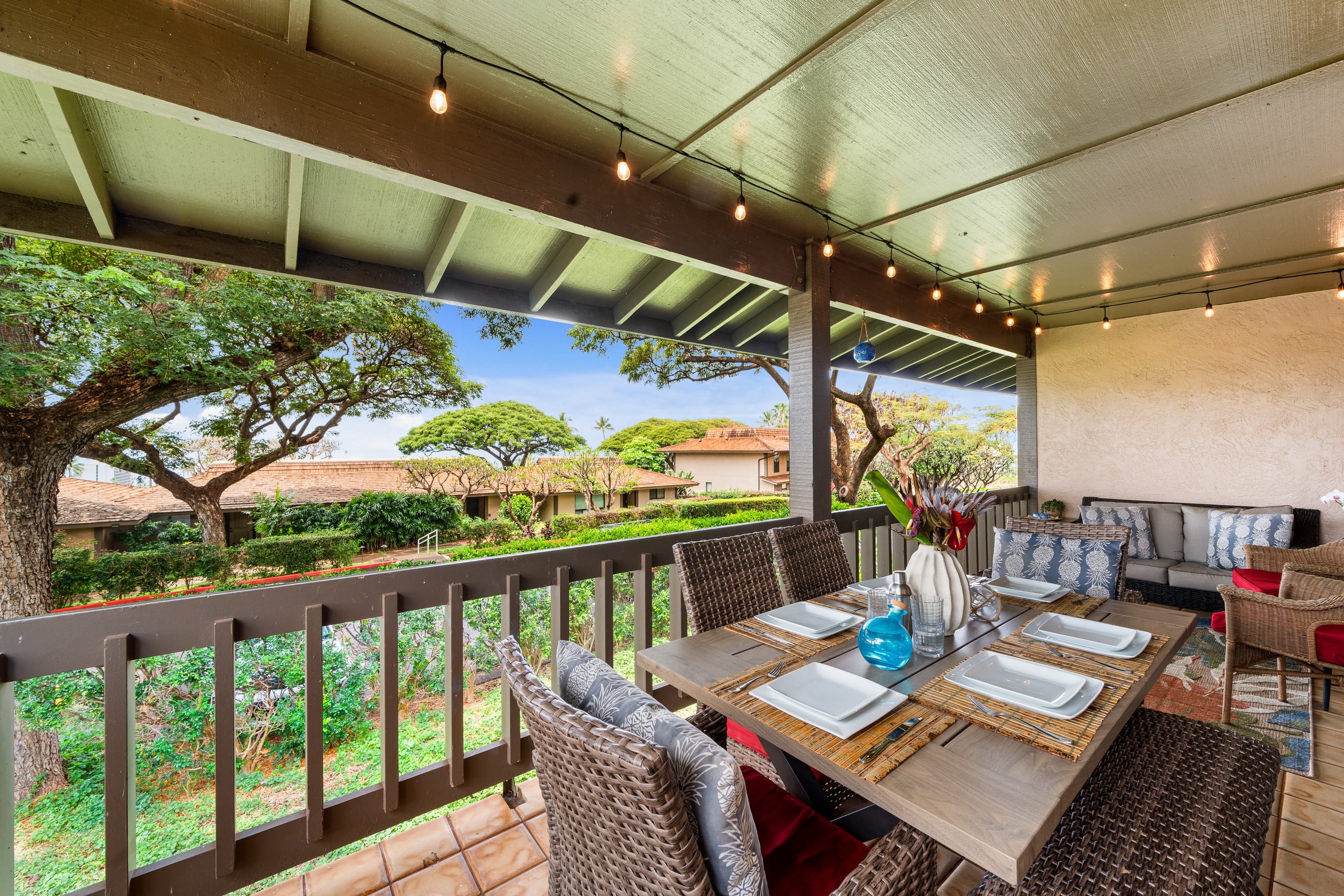 Condo in Lahaina · ★4.33 · 2 bedrooms · 2 beds · 2.5 baths - Image 1