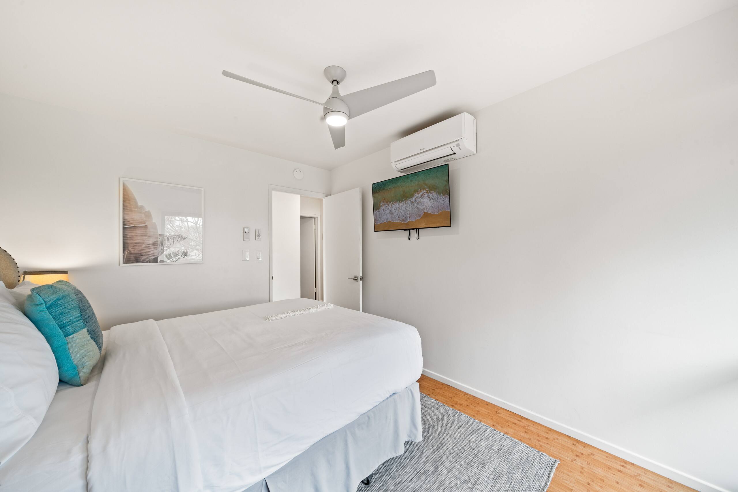 Condo in Lahaina · ★4.33 · 2 bedrooms · 2 beds · 2.5 baths - Image 16