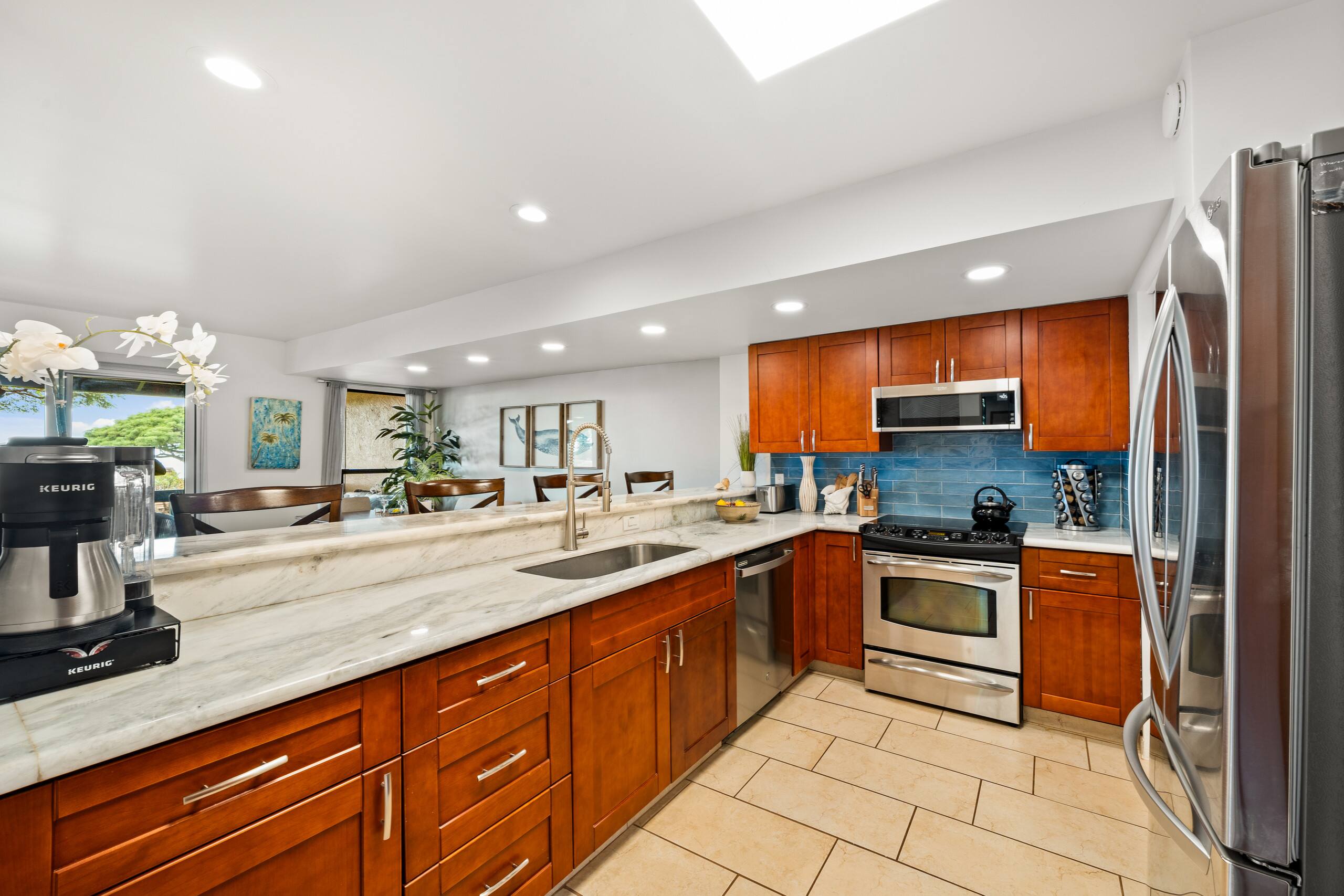 Condo in Lahaina · ★4.33 · 2 bedrooms · 2 beds · 2.5 baths - Image 2