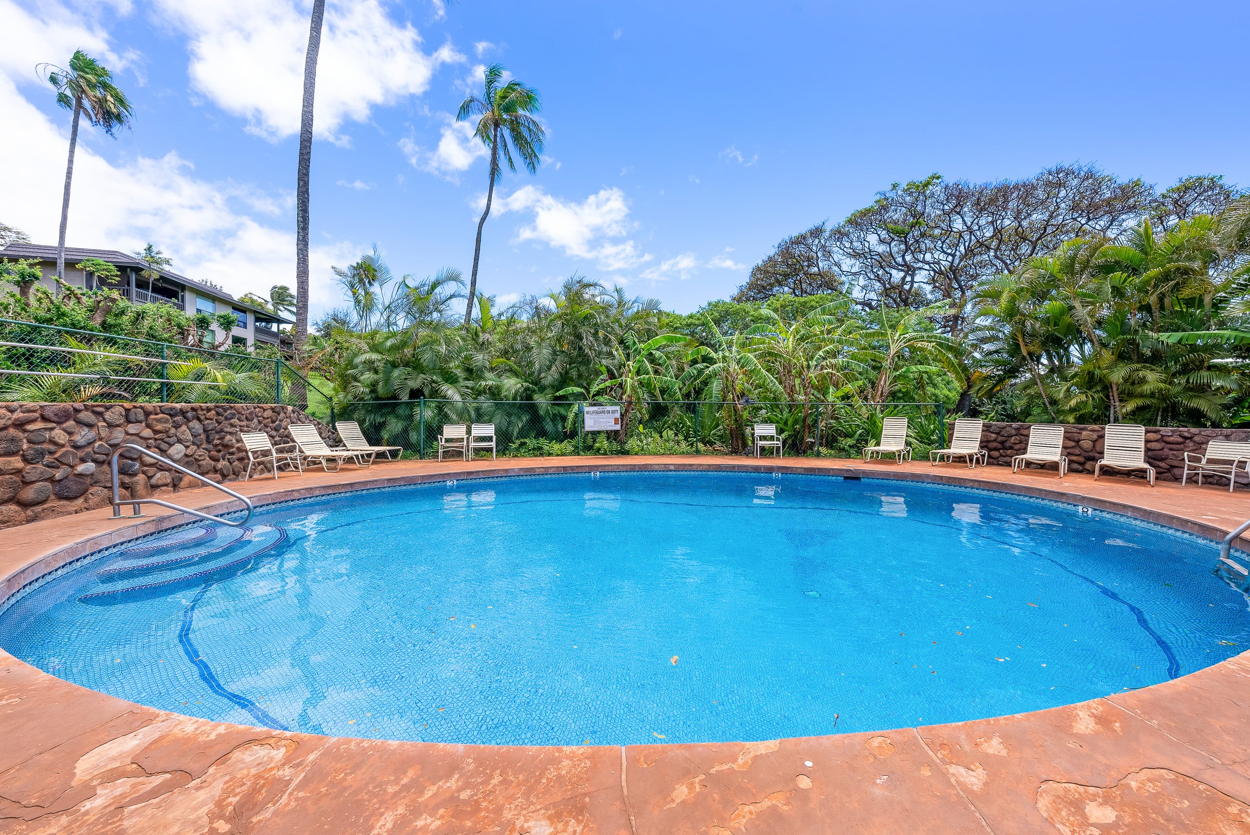 Condo in Lahaina · ★4.33 · 2 bedrooms · 2 beds · 2.5 baths - Image 39