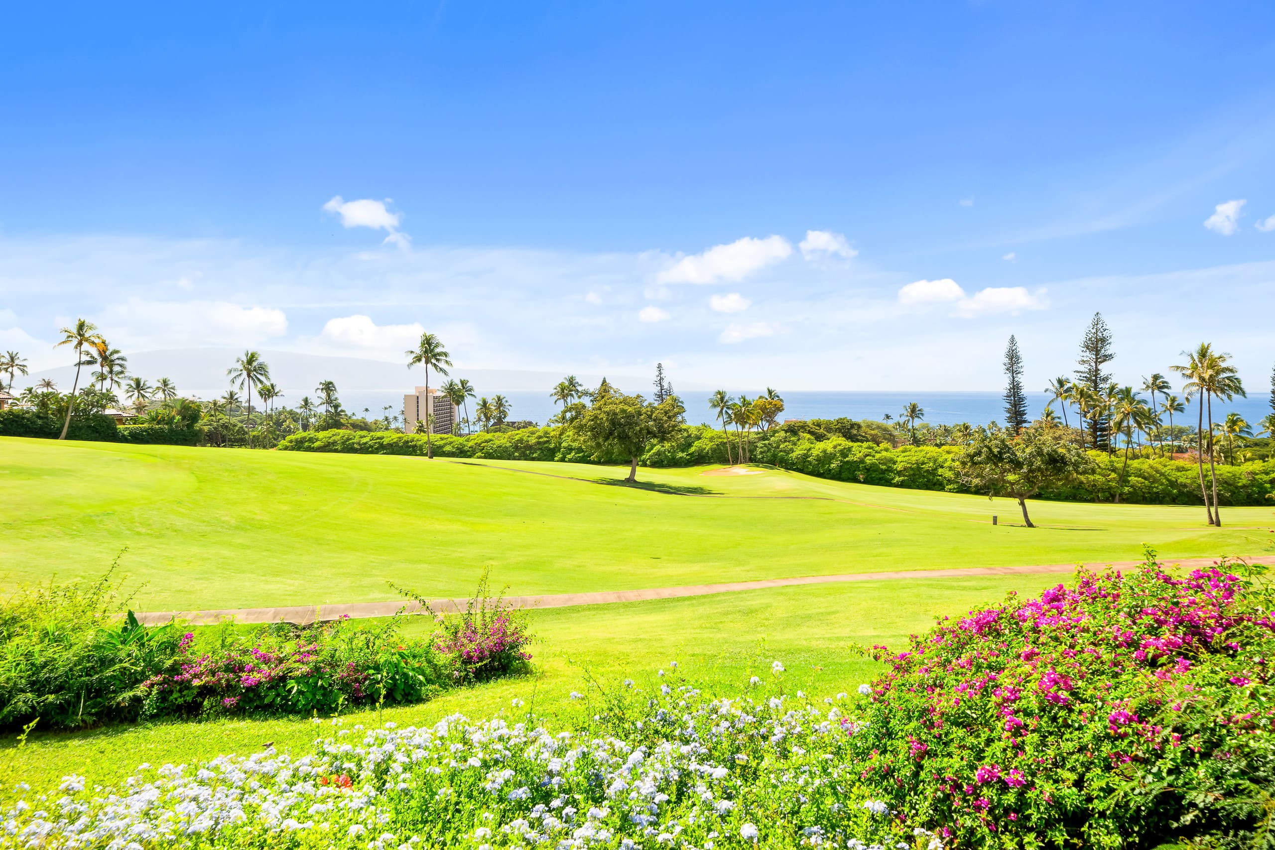 Condo in Lahaina · ★4.33 · 2 bedrooms · 2 beds · 2.5 baths - Image 27