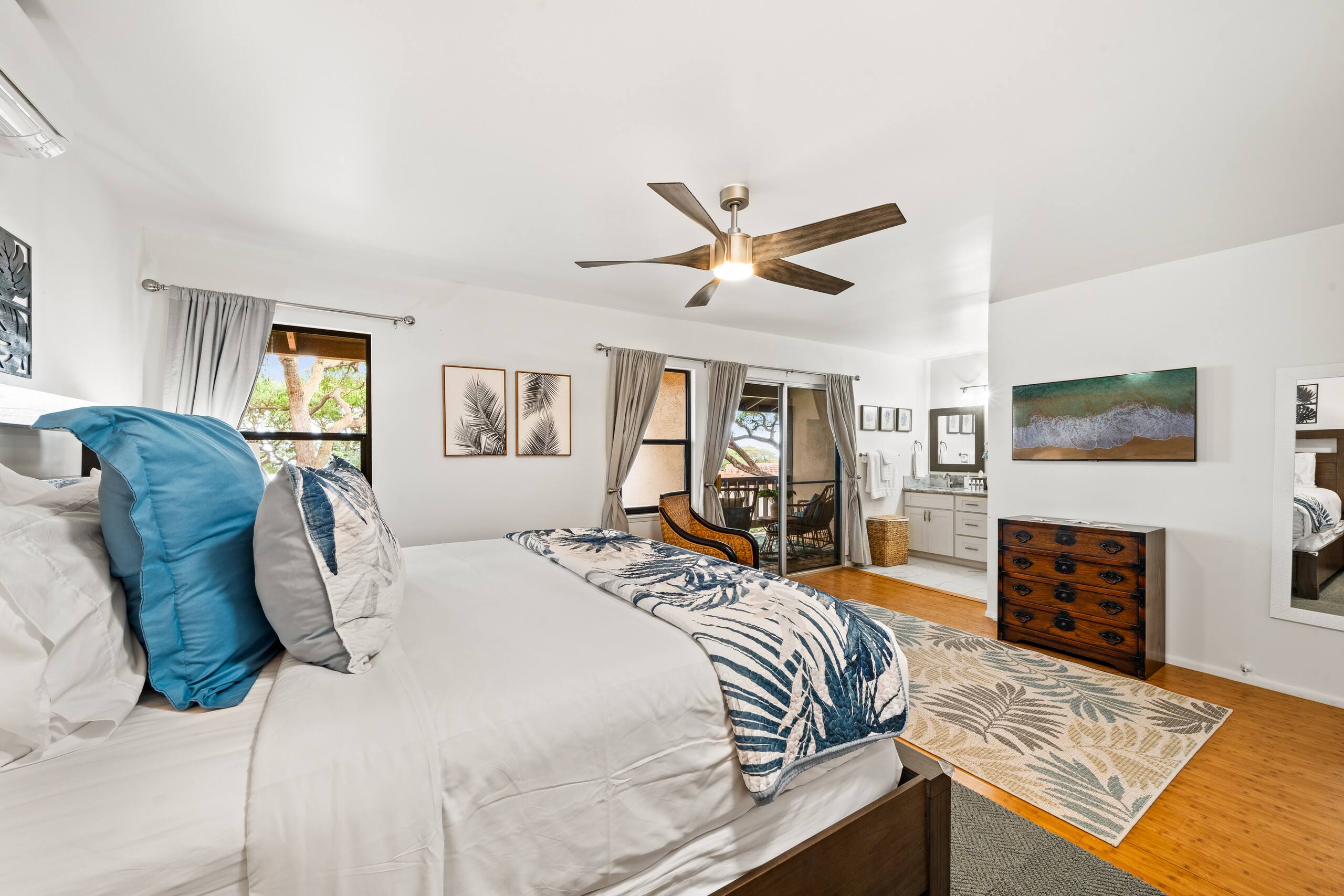 Condo in Lahaina · ★4.33 · 2 bedrooms · 2 beds · 2.5 baths - Image 9