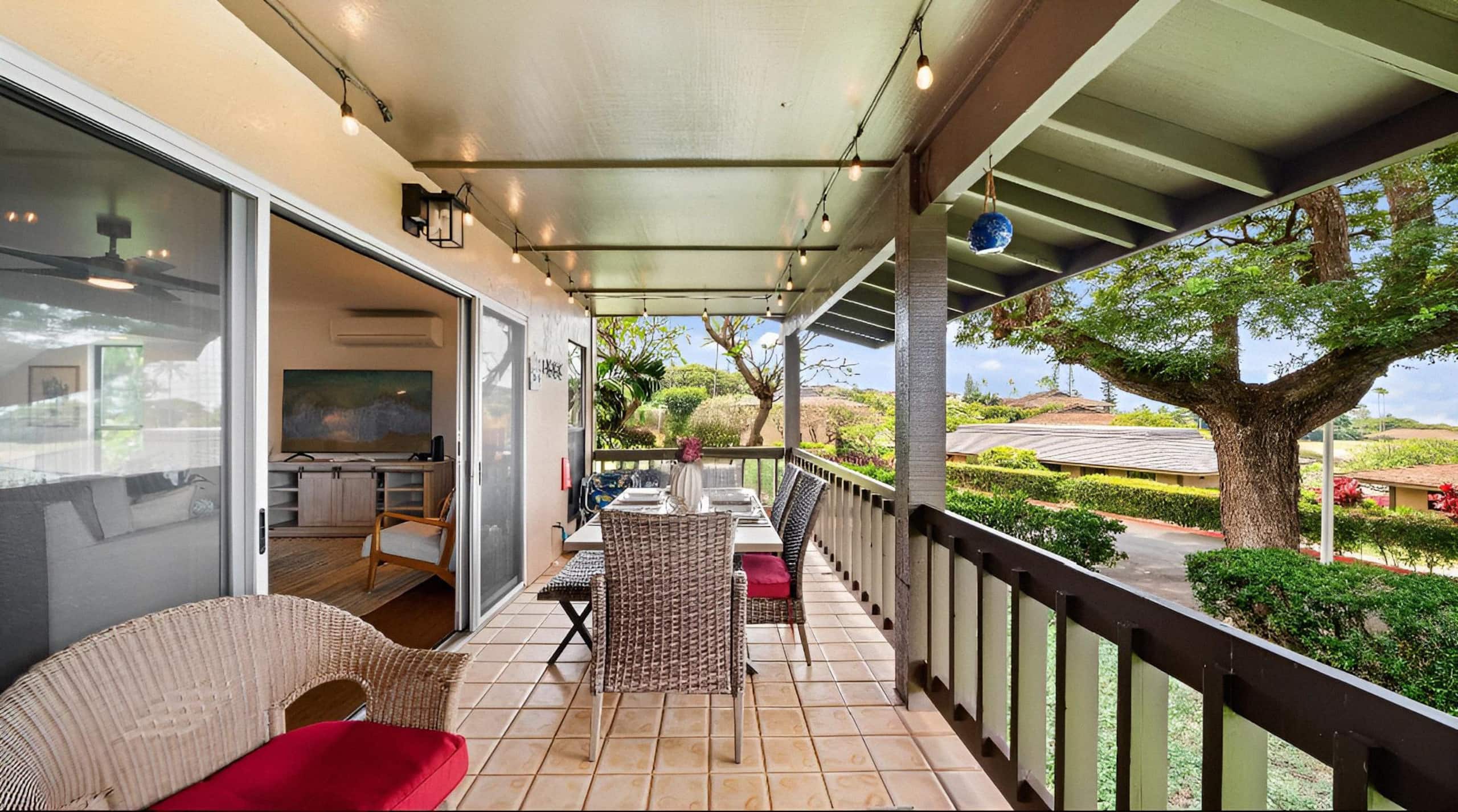 Condo in Lahaina · ★4.33 · 2 bedrooms · 2 beds · 2.5 baths - Image 32