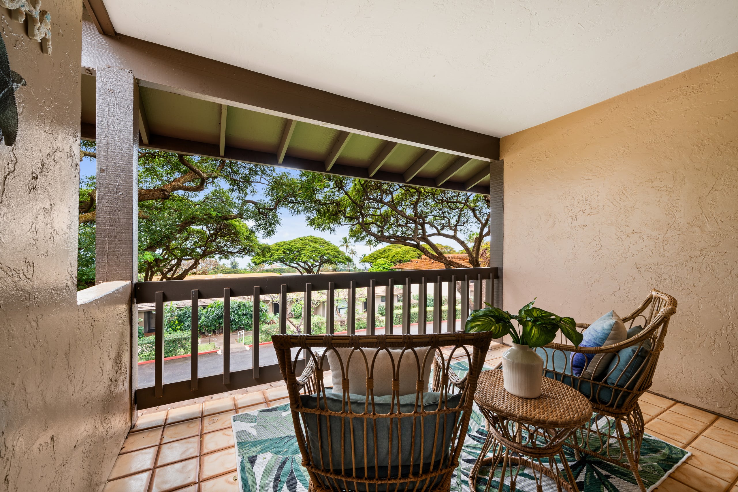 Condo in Lahaina · ★4.33 · 2 bedrooms · 2 beds · 2.5 baths - Image 30
